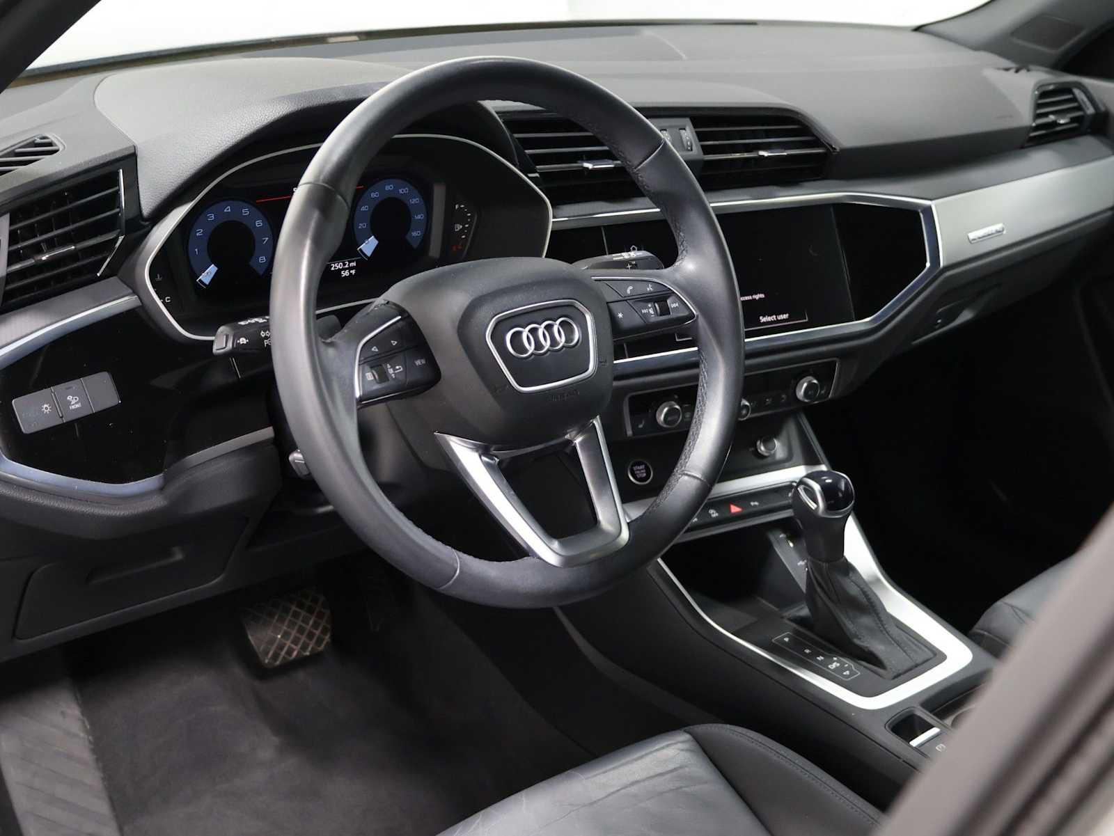Thumbnail: 2023 Audi Q3 - 4