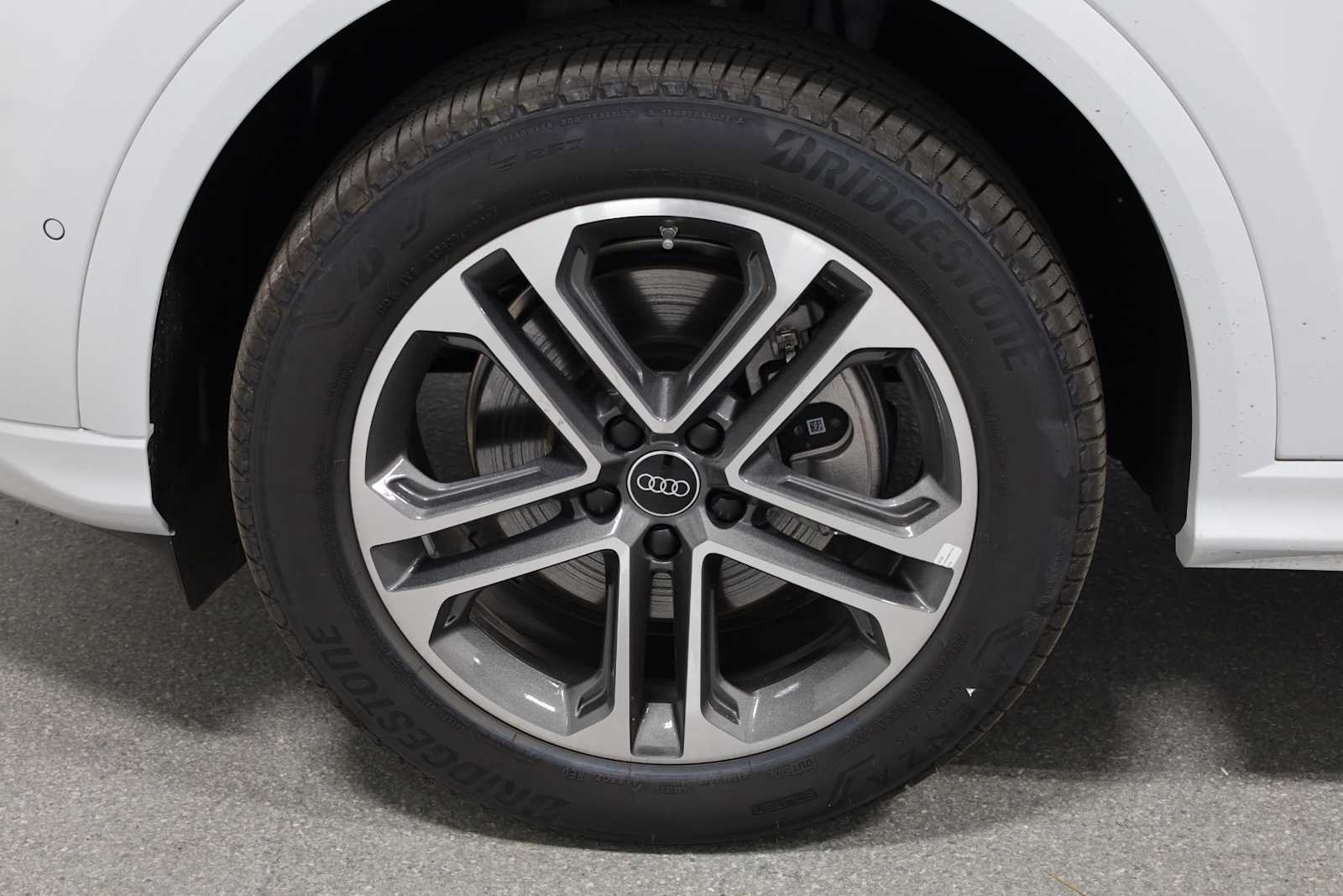 Thumbnail: 2025 Audi Q5 - 38