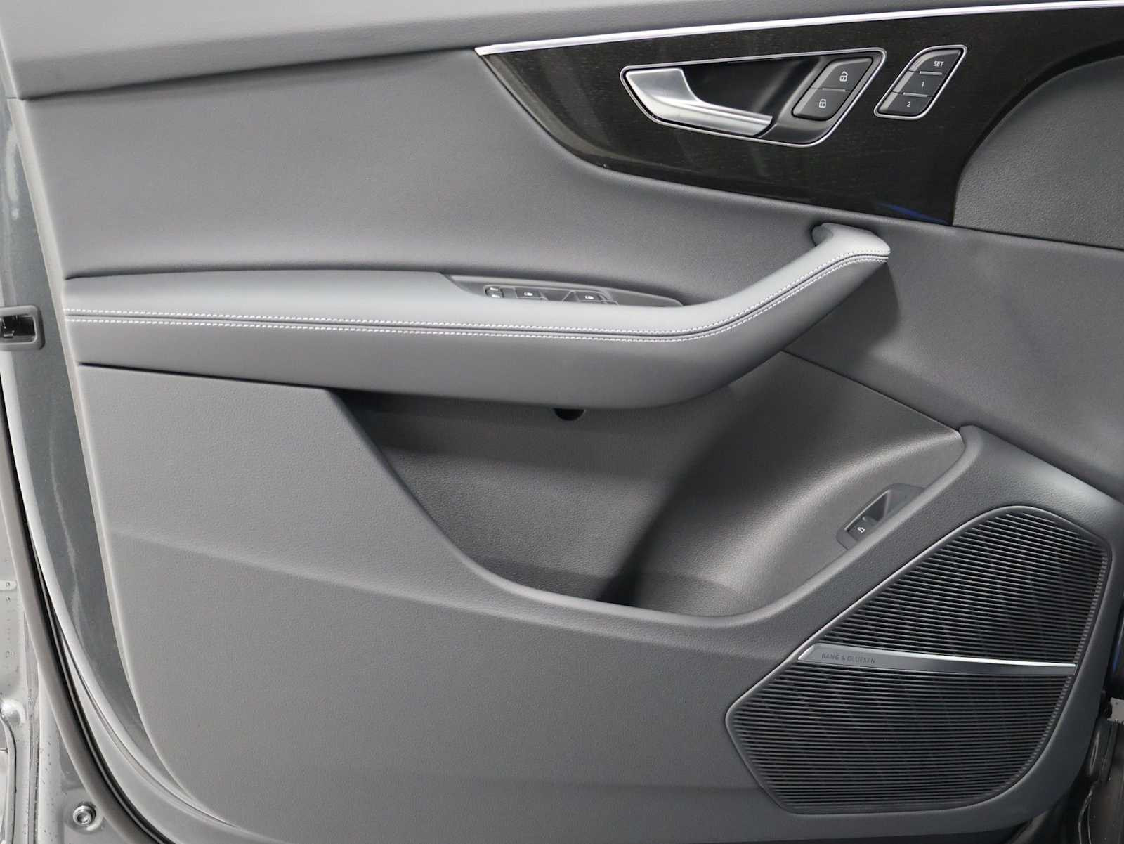 Thumbnail: 2026 Audi Q7 - 16