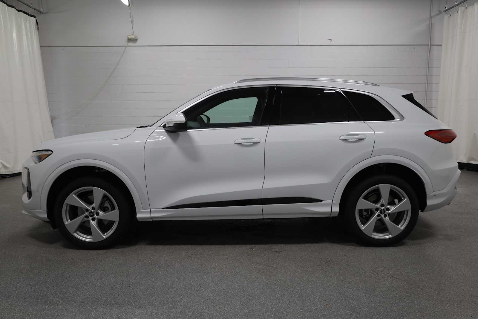 Thumbnail: 2025 Audi Q5 - 2