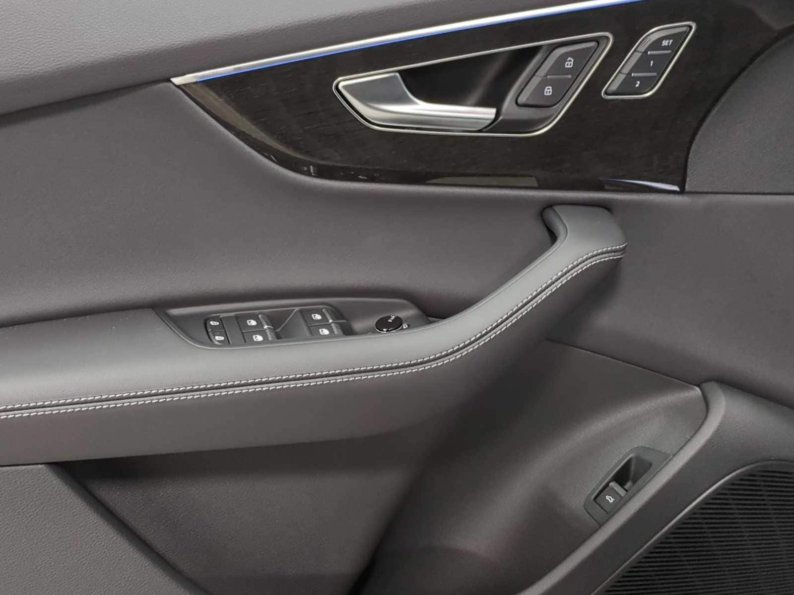 Thumbnail: 2026 Audi Q7 - 16