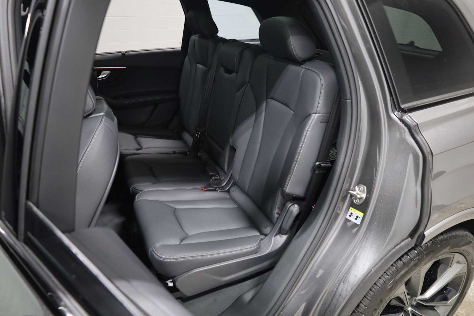 Thumbnail: 2026 Audi Q7 - 34