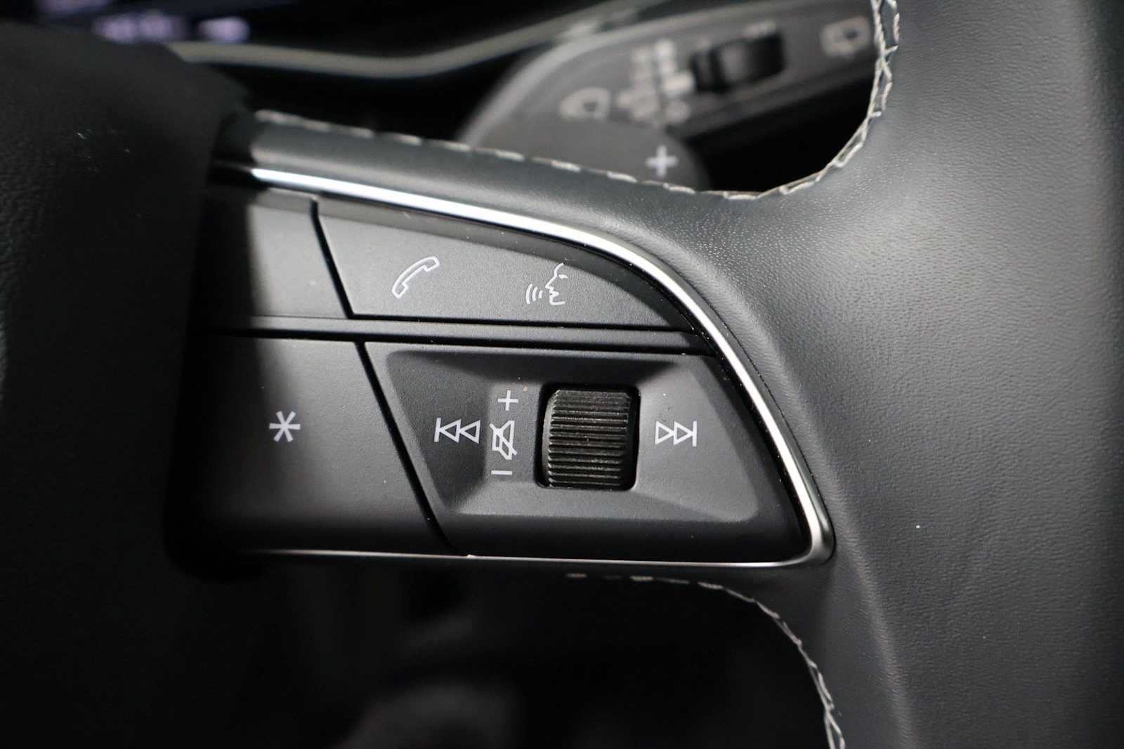 Thumbnail: 2025 Audi Q8 - 26