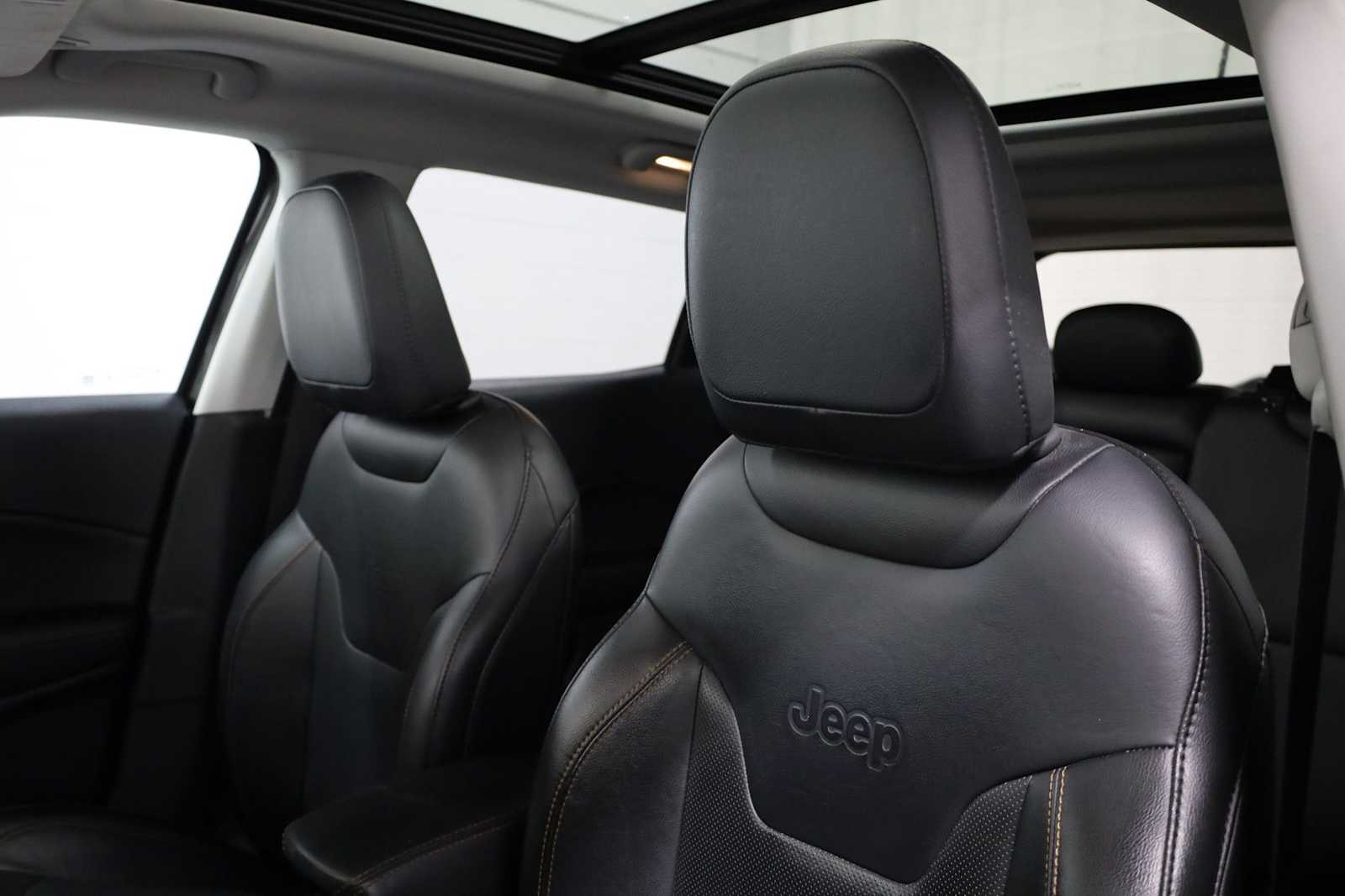 Thumbnail: 2019 Jeep Compass - 18