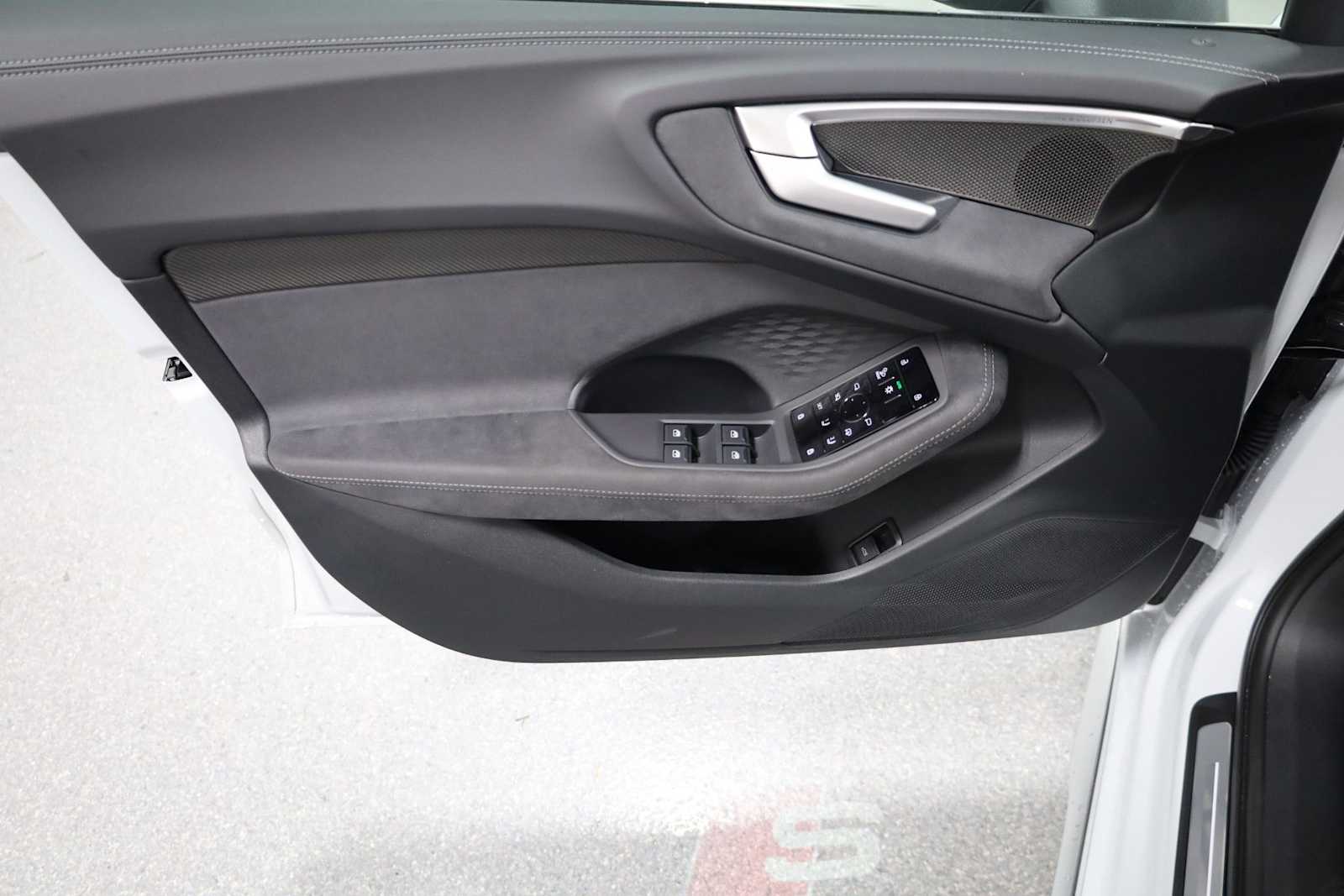 Thumbnail: 2025 Audi S5 - 16