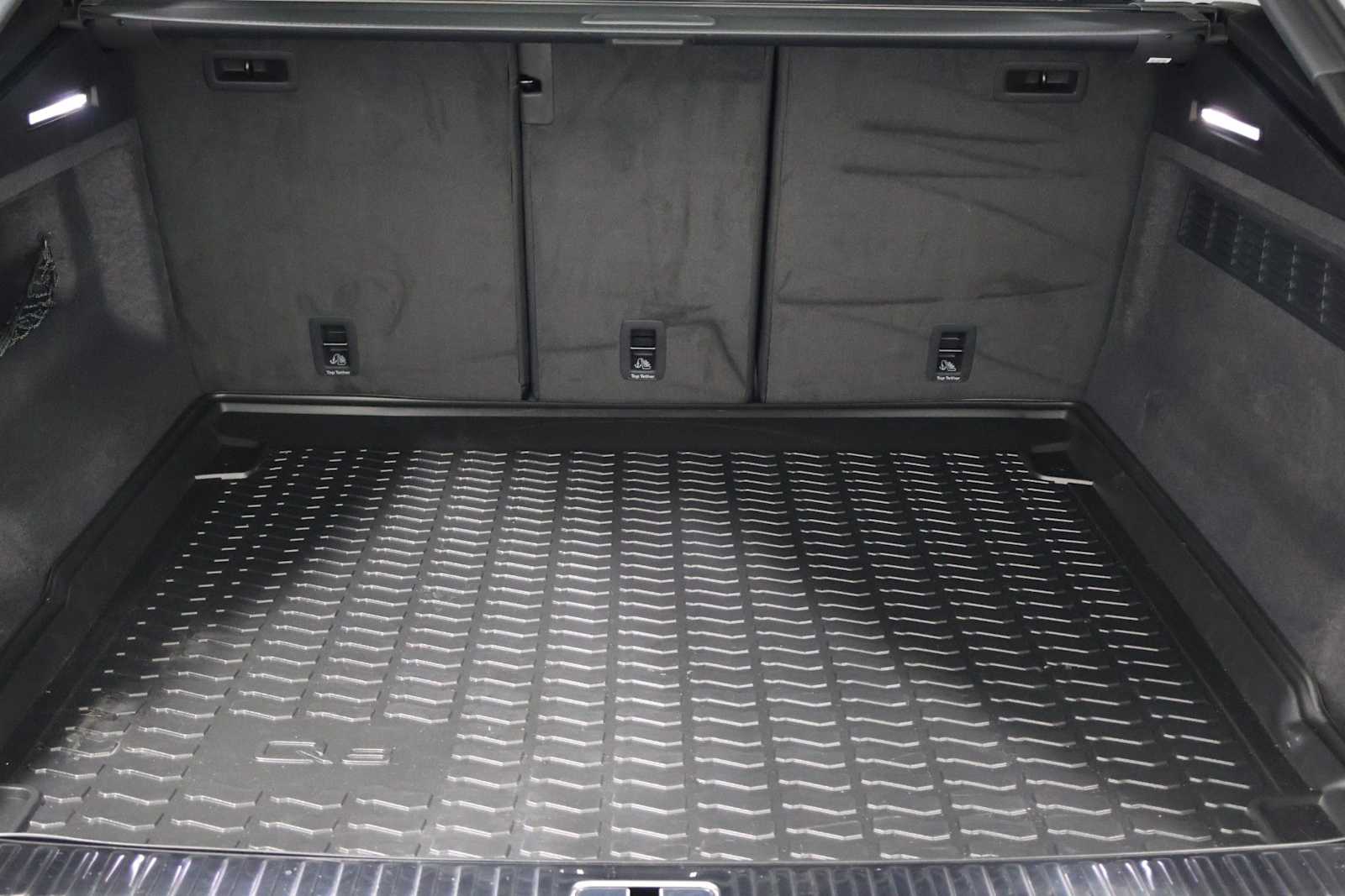 Thumbnail: 2025 Audi Q8 - 39