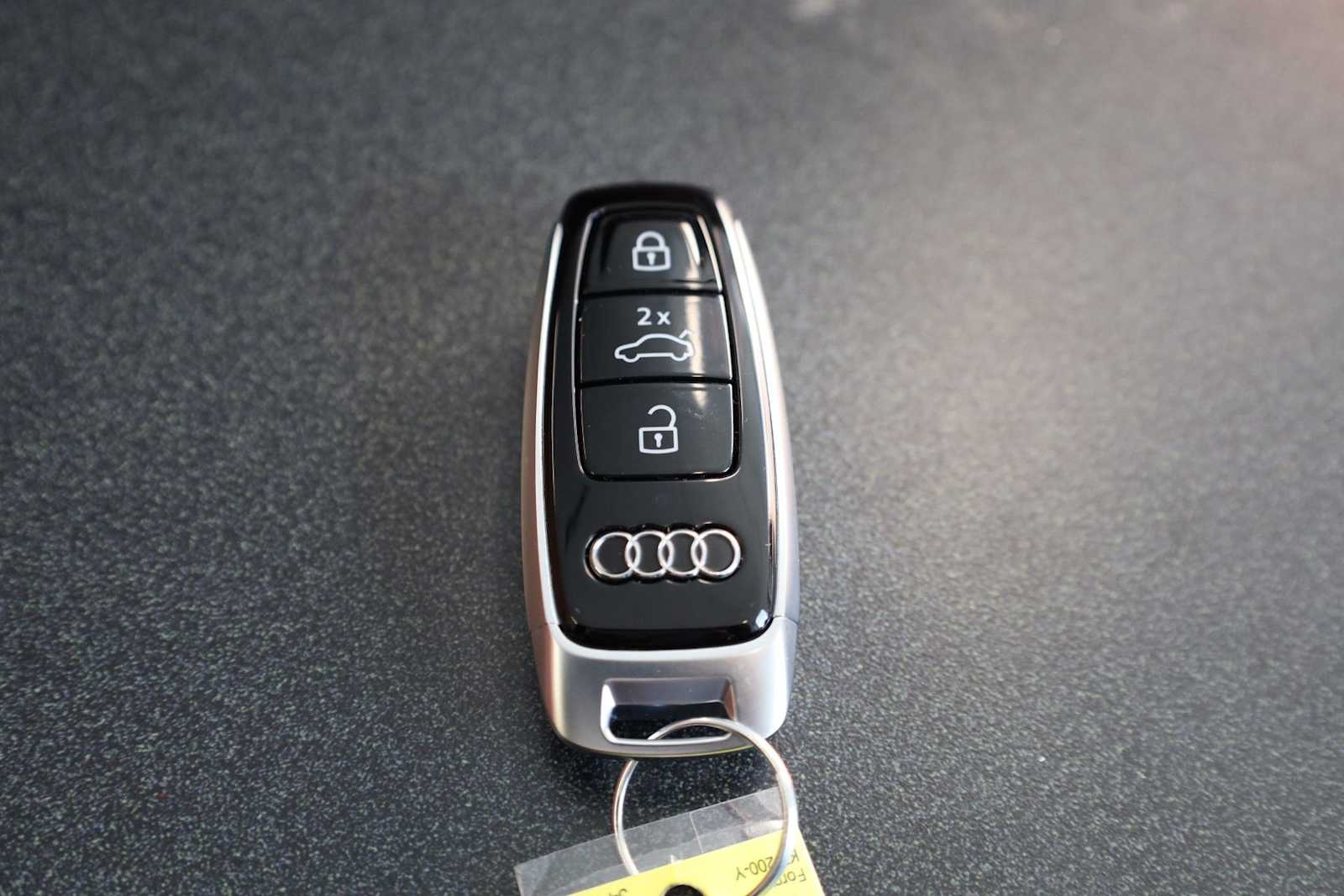 Thumbnail: 2026 Audi Q8 - 40