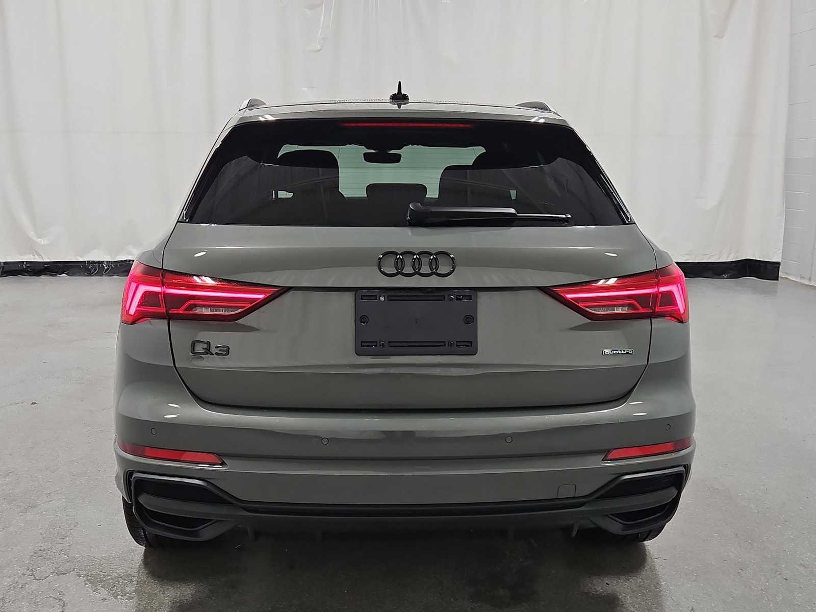 Thumbnail: 2023 Audi Q3 - 7