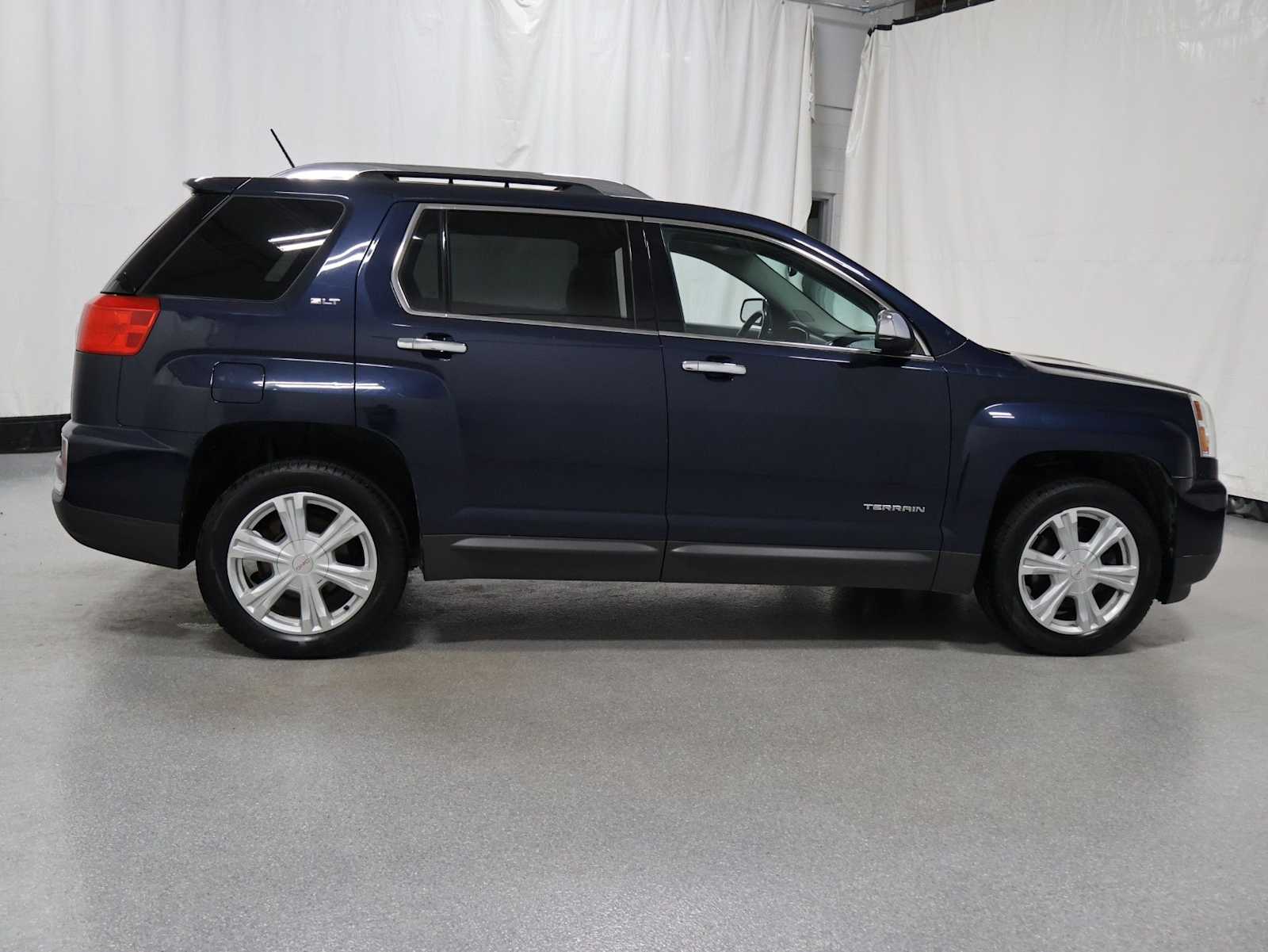 Thumbnail: 2016 GMC Terrain - 10