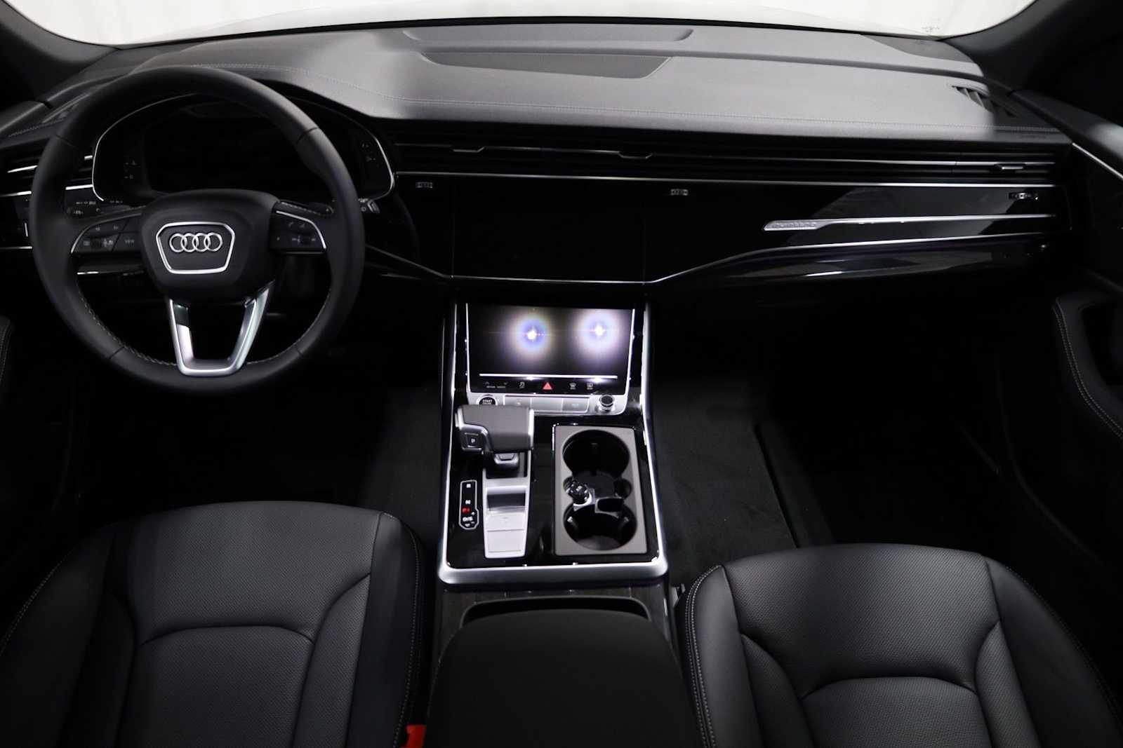 Thumbnail: 2026 Audi Q8 - 24