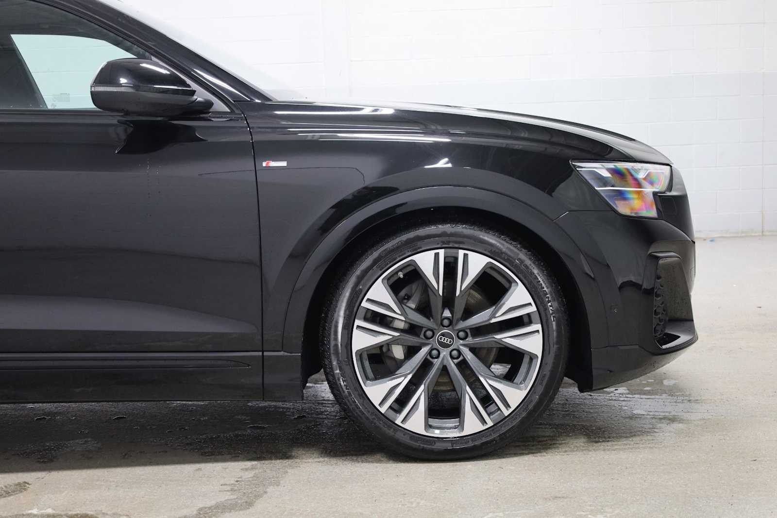 Thumbnail: 2026 Audi Q8 - 11