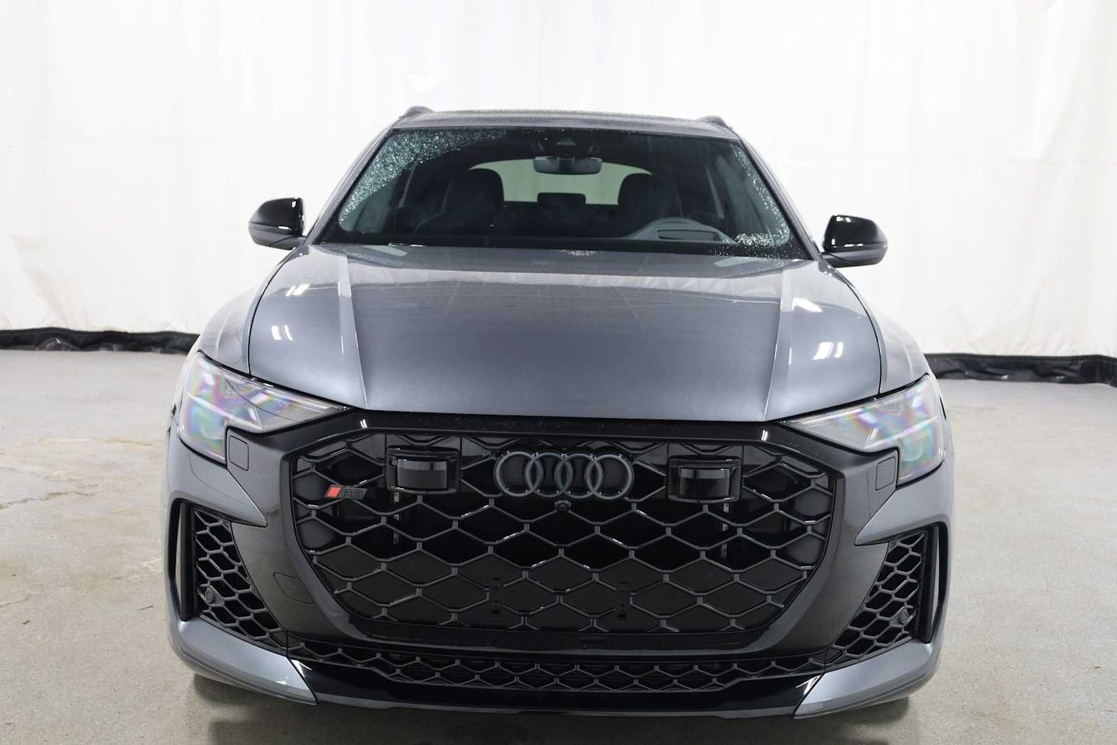 Thumbnail: 2026 Audi RS Q8 - 13
