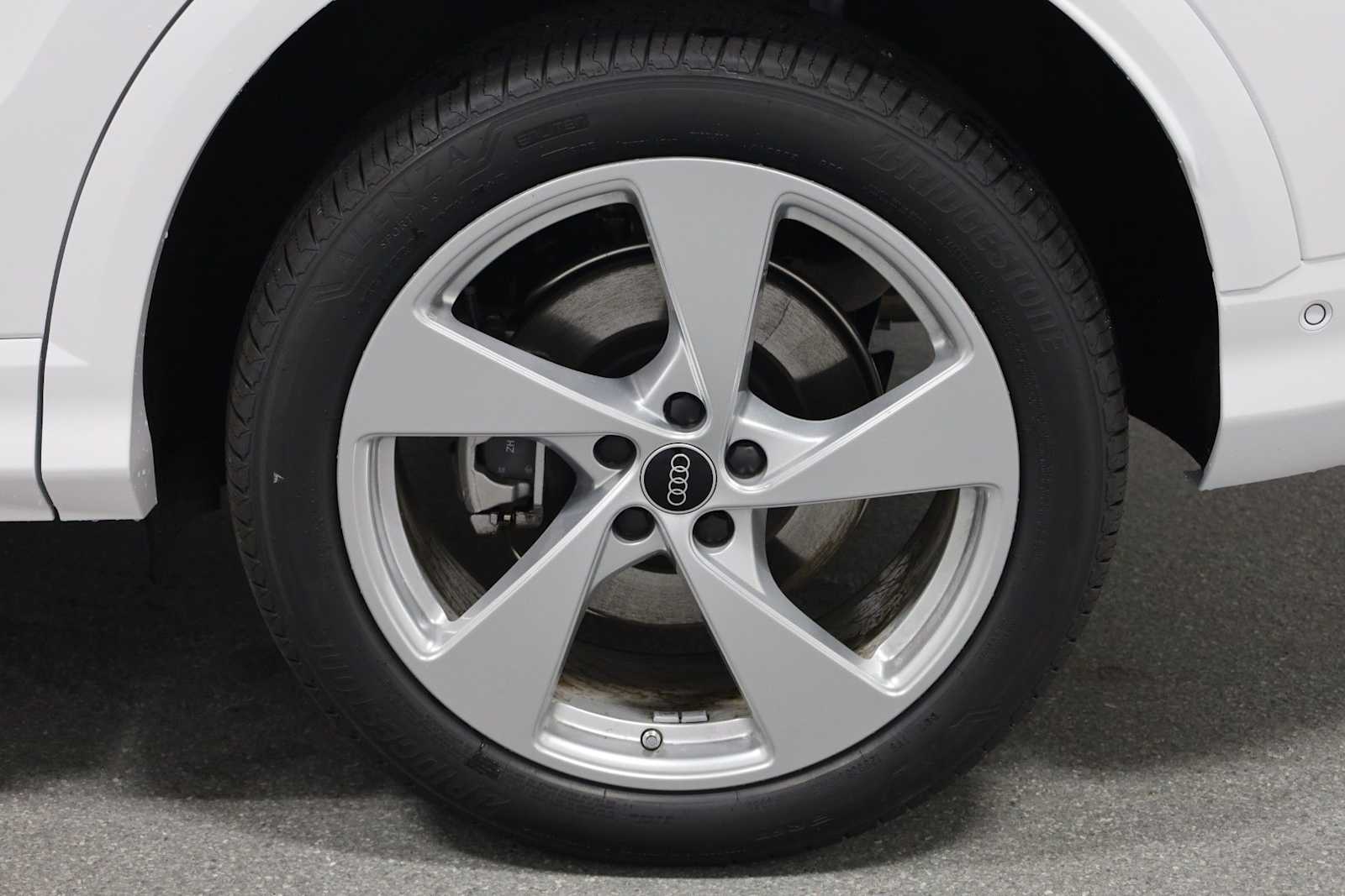 Thumbnail: 2025 Audi Q5 - 36