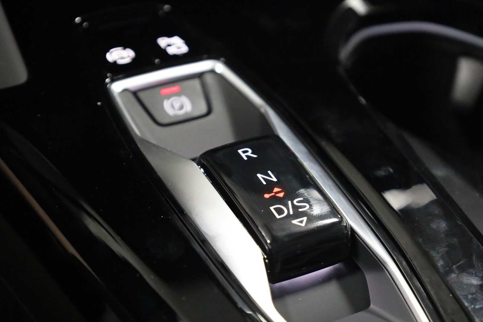 Thumbnail: 2025 Audi Q5 - 26