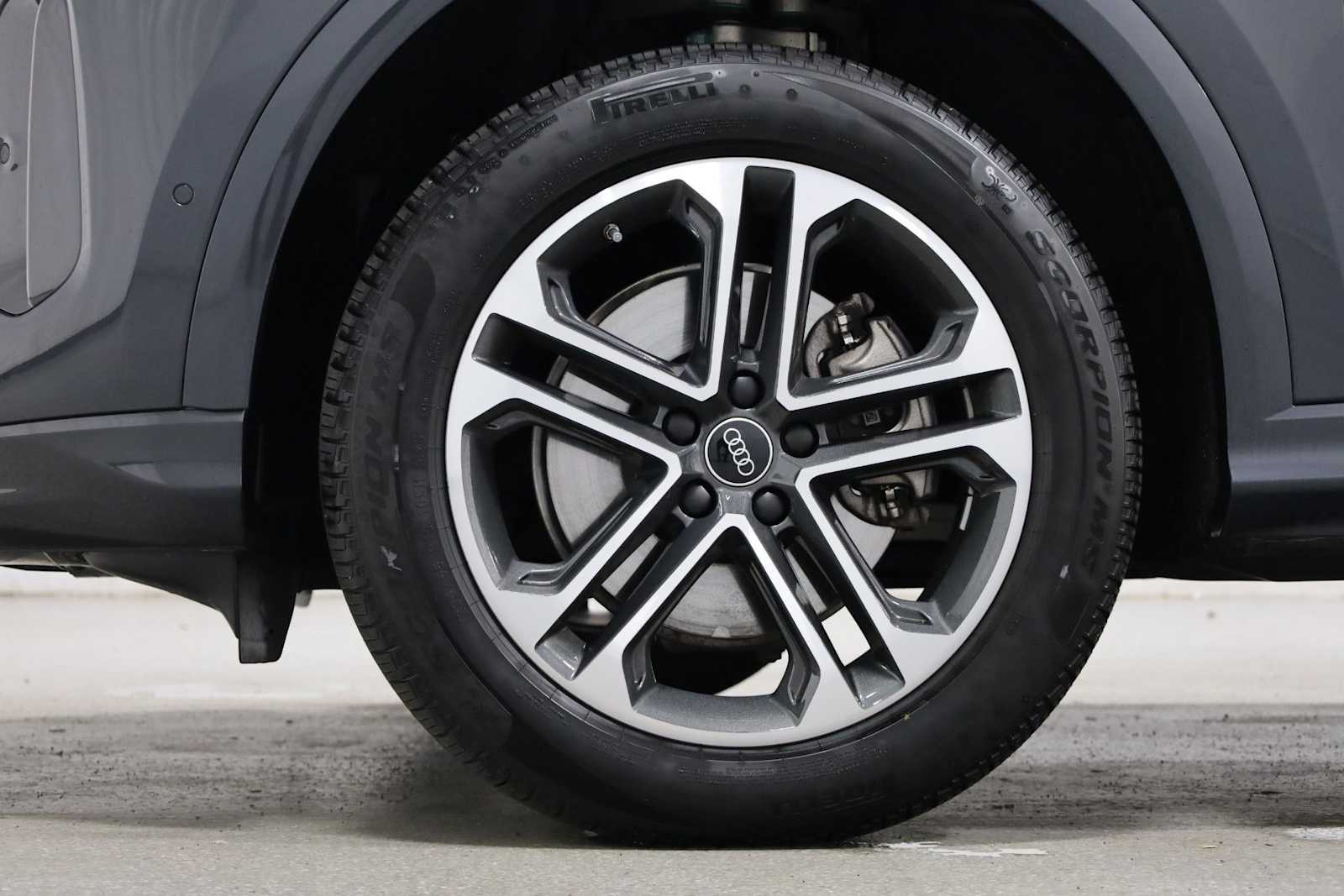 Thumbnail: 2025 Audi Q5 - 38