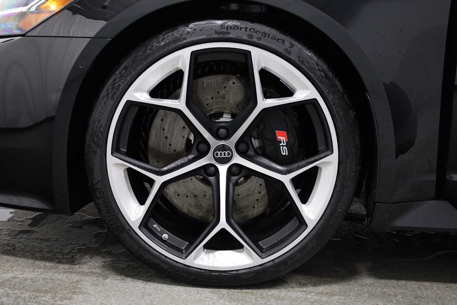 Thumbnail: 2026 Audi RS 6 - 38