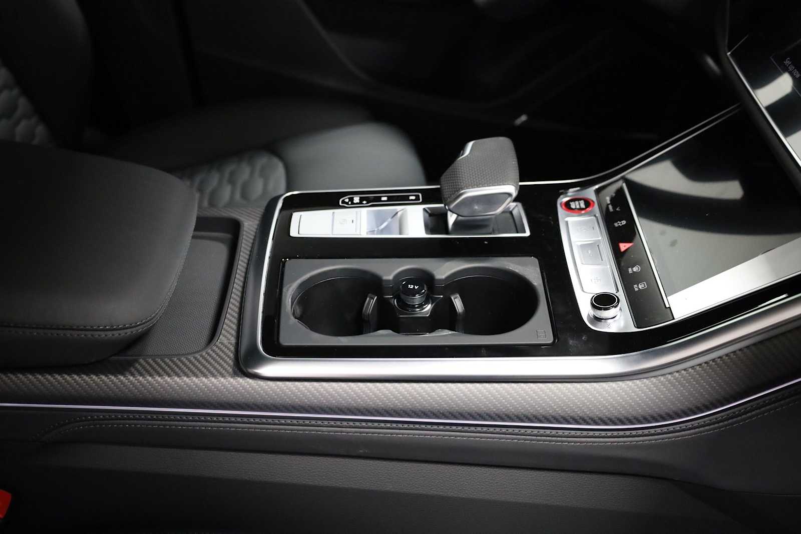 Thumbnail: 2026 Audi RS Q8 - 20