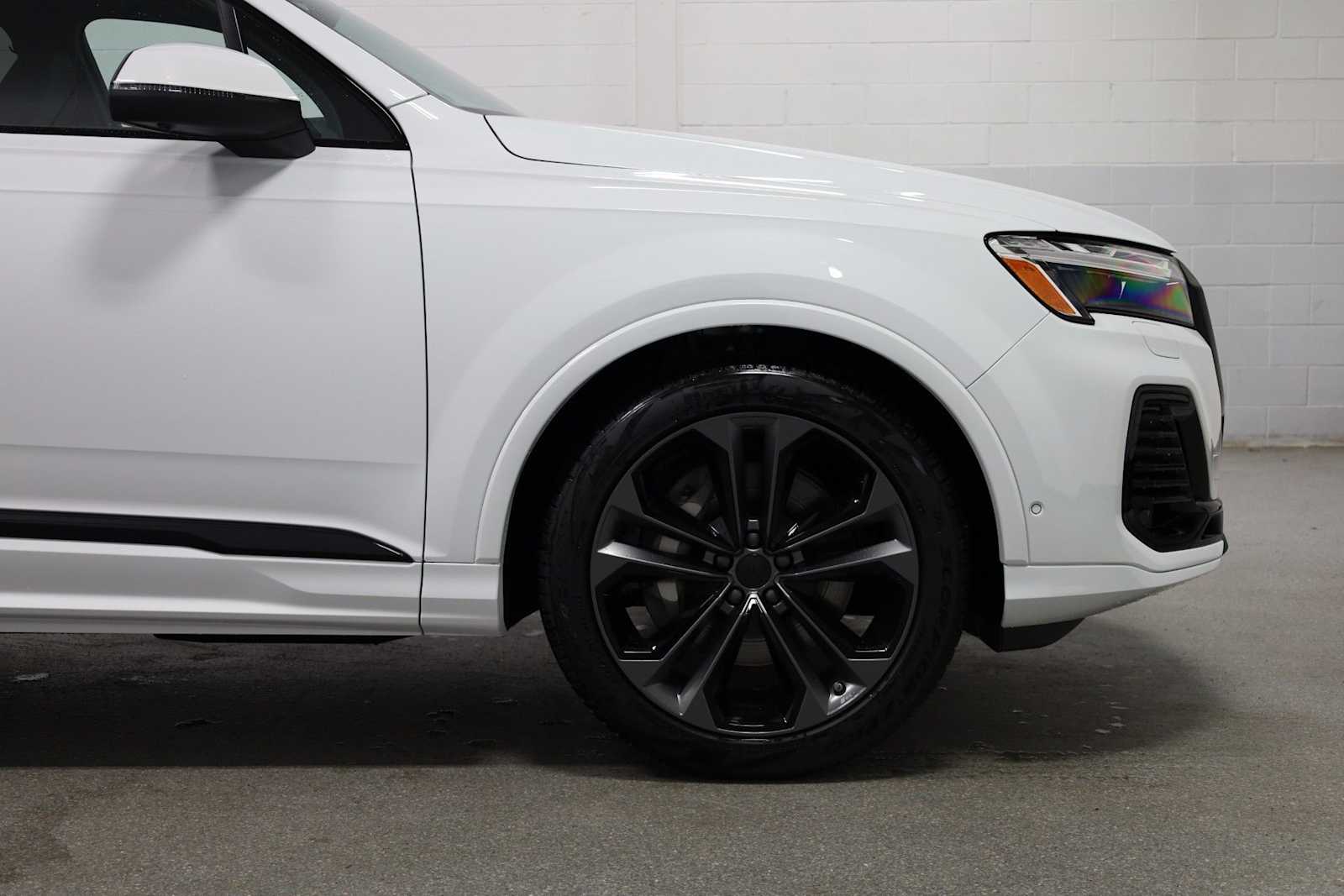 Thumbnail: 2026 Audi Q7 - 11