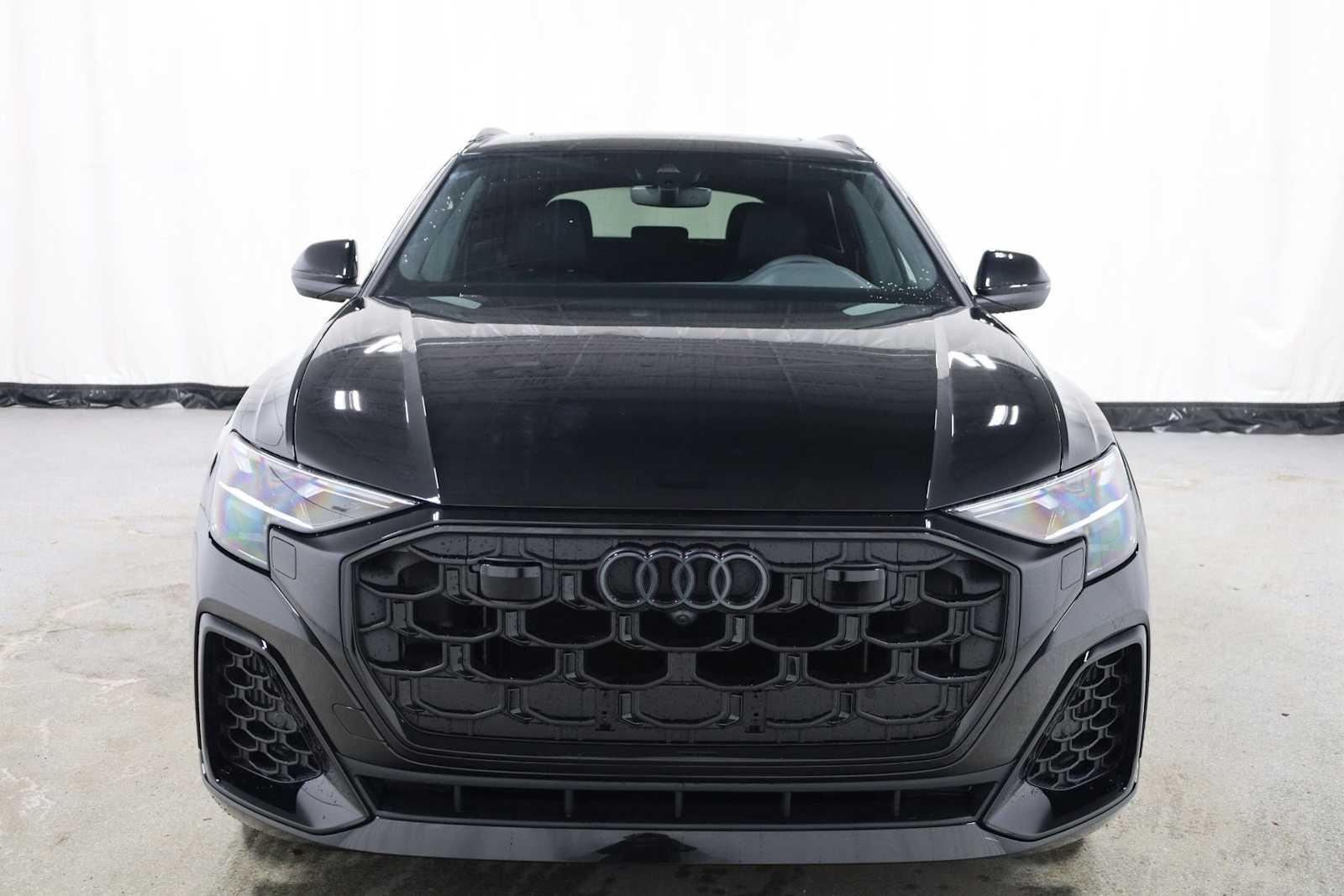 Thumbnail: 2026 Audi Q8 - 14