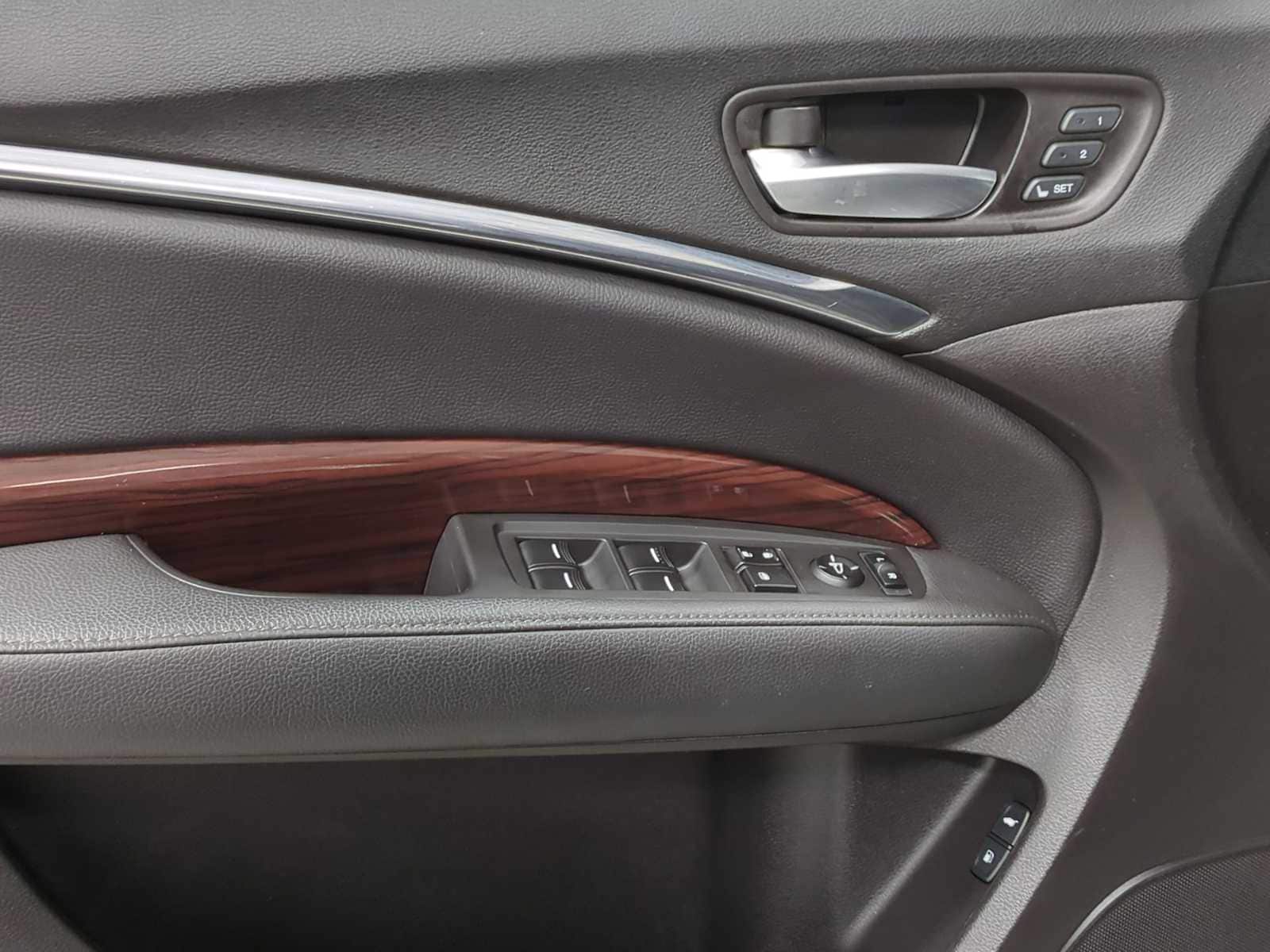 Thumbnail: 2016 Acura MDX - 16