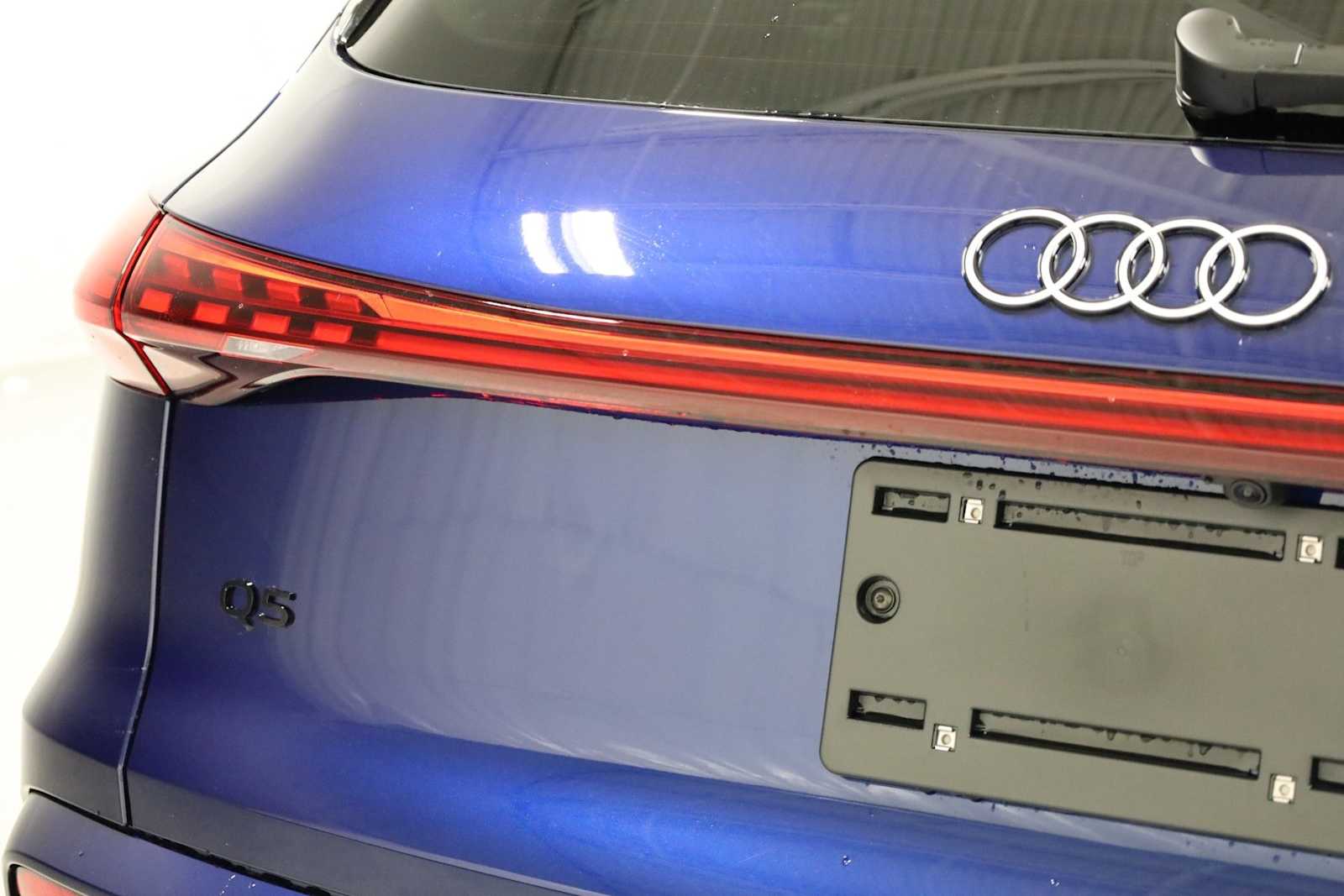 Thumbnail: 2025 Audi Q5 - 8