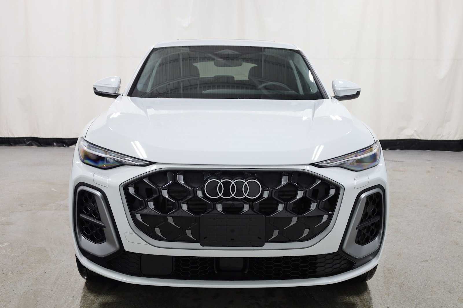 Thumbnail: 2025 Audi Q5 - 14