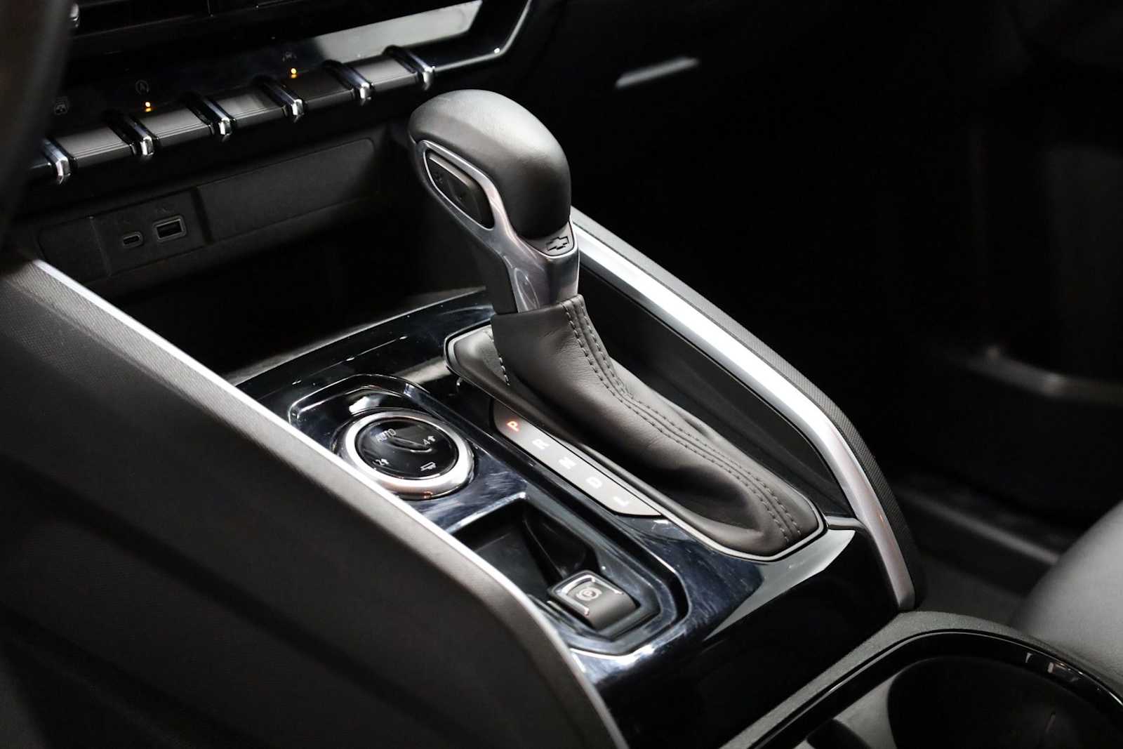 Thumbnail: 2023 Chevrolet Colorado - 25