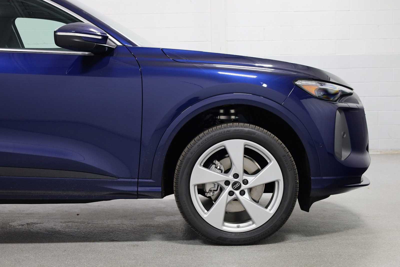 Thumbnail: 2025 Audi Q5 - 10