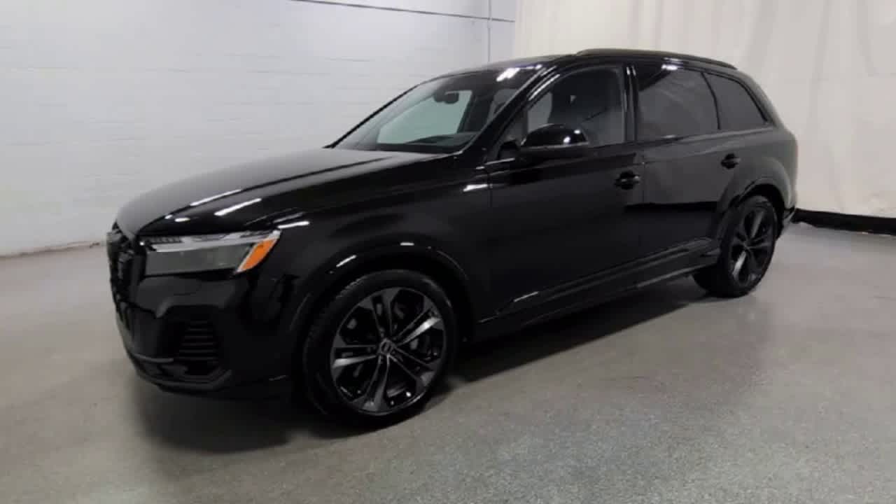 2025 Audi Q7 55 Prestige photo 3