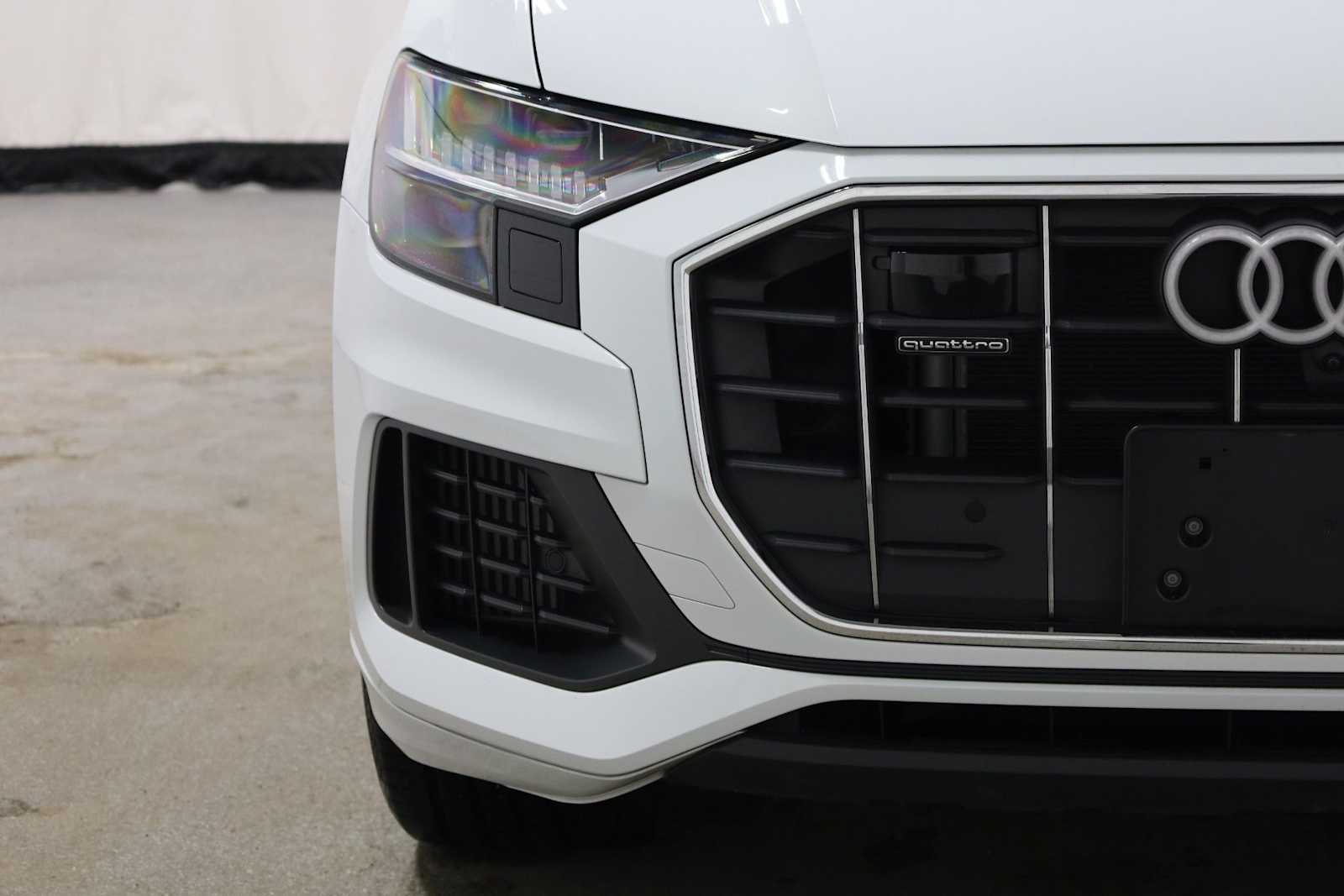 Thumbnail: 2023 Audi Q8 - 15