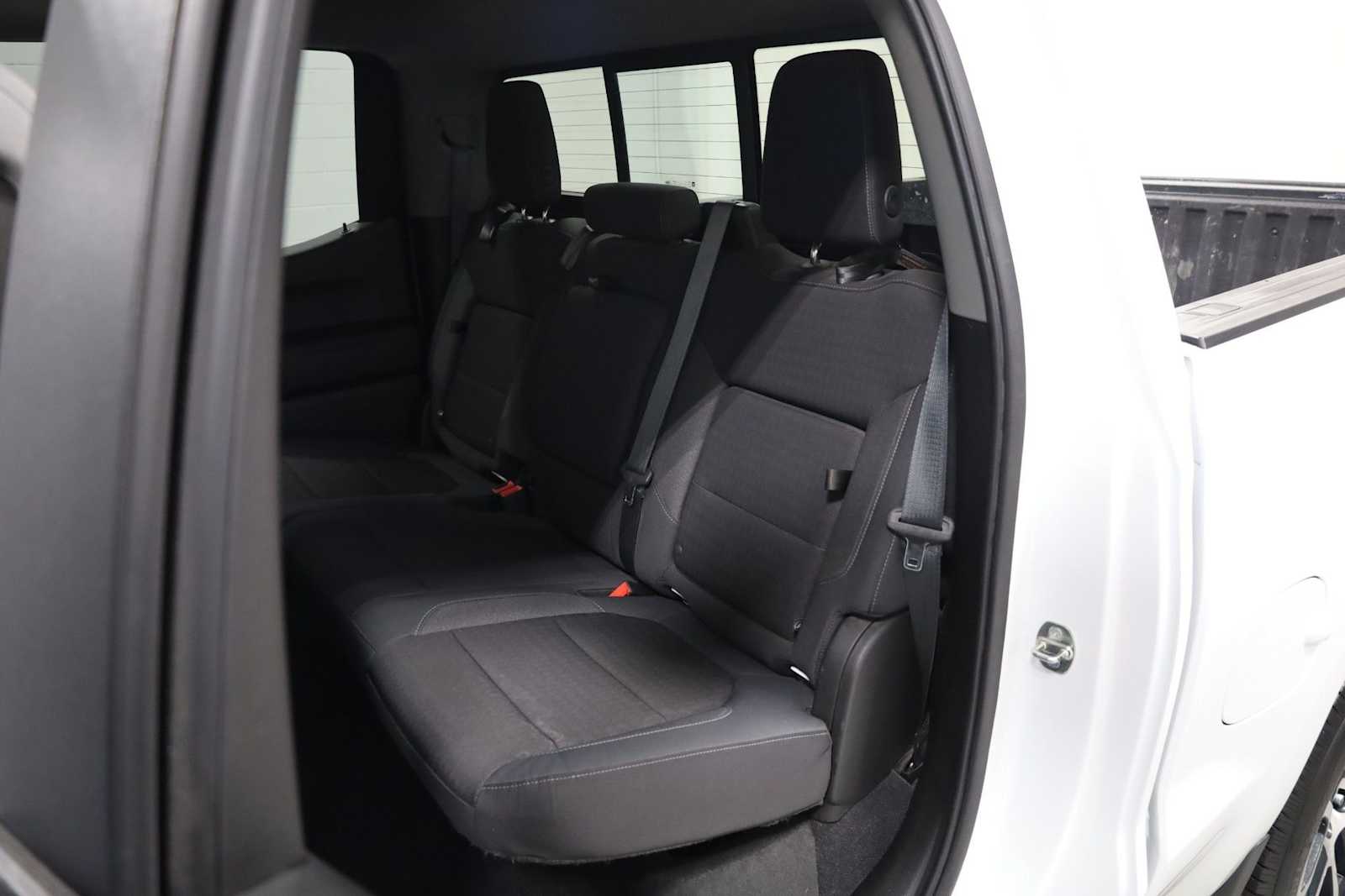 Thumbnail: 2019 Chevrolet Silverado 1500 - 32