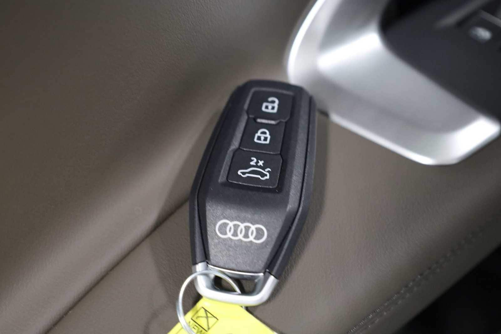 Thumbnail: 2025 Audi Q5 - 40