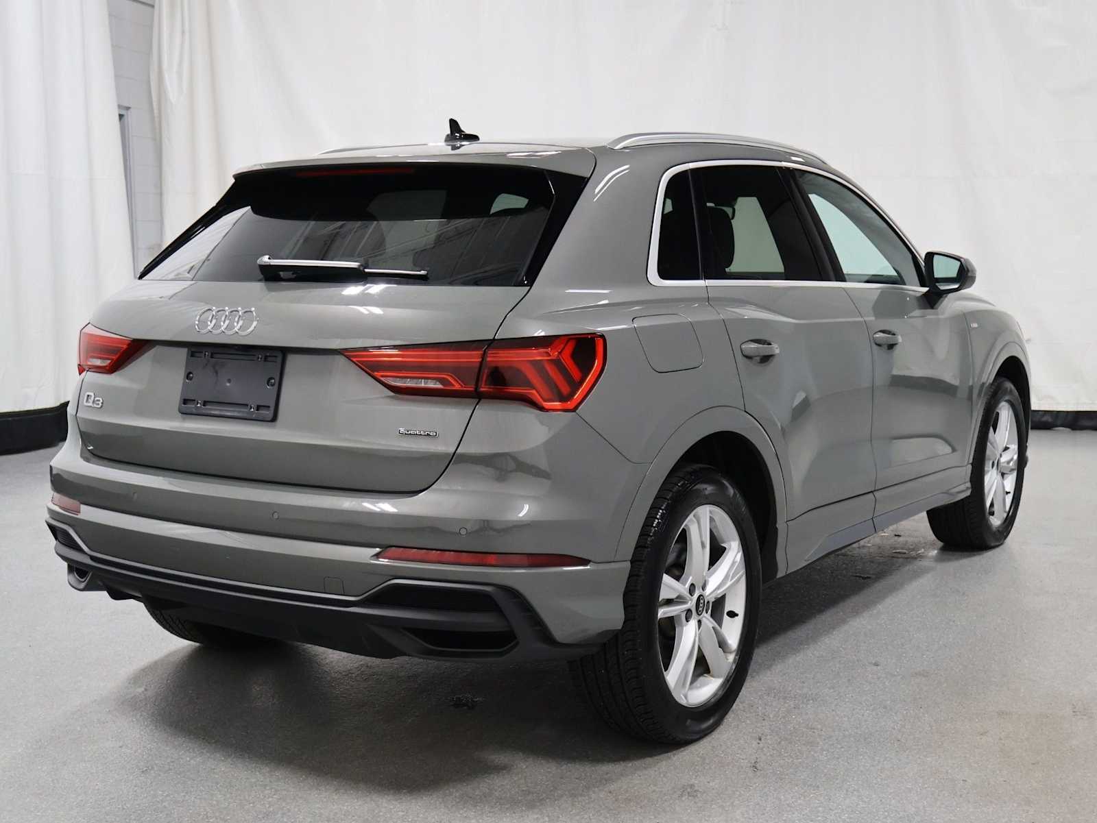Thumbnail: 2023 Audi Q3 - 9