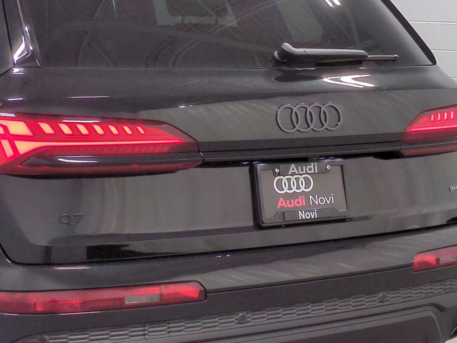 Thumbnail: 2026 Audi Q7 - 8