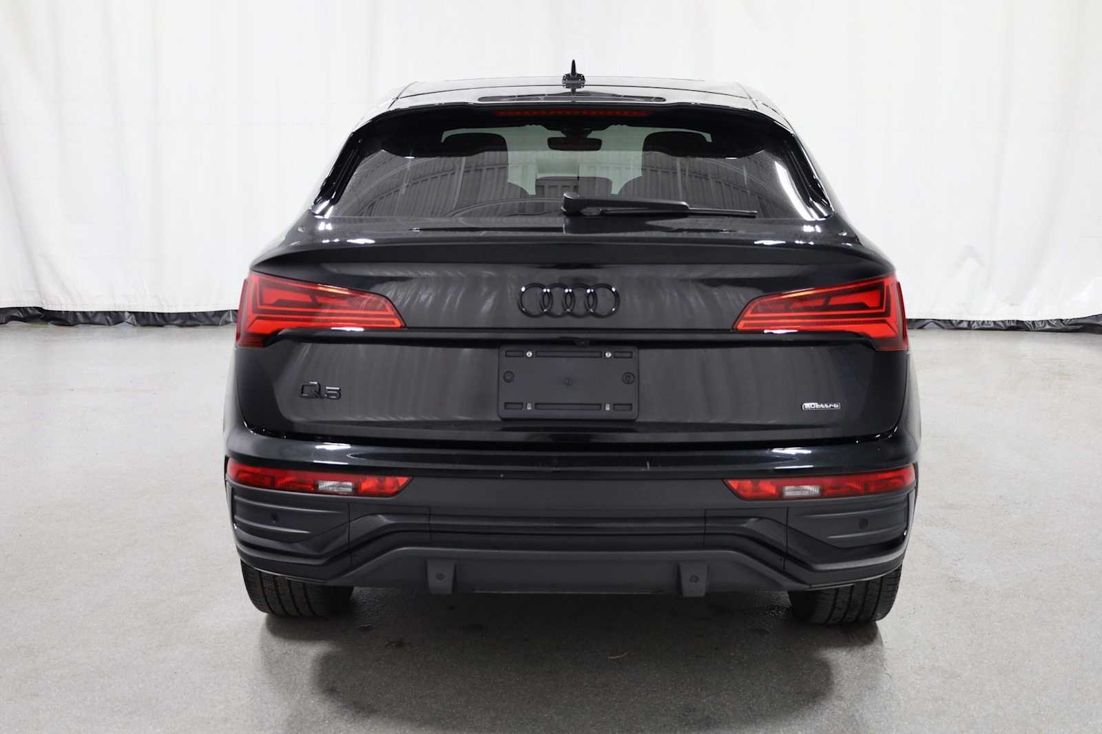 Thumbnail: 2023 Audi Q5 - 7