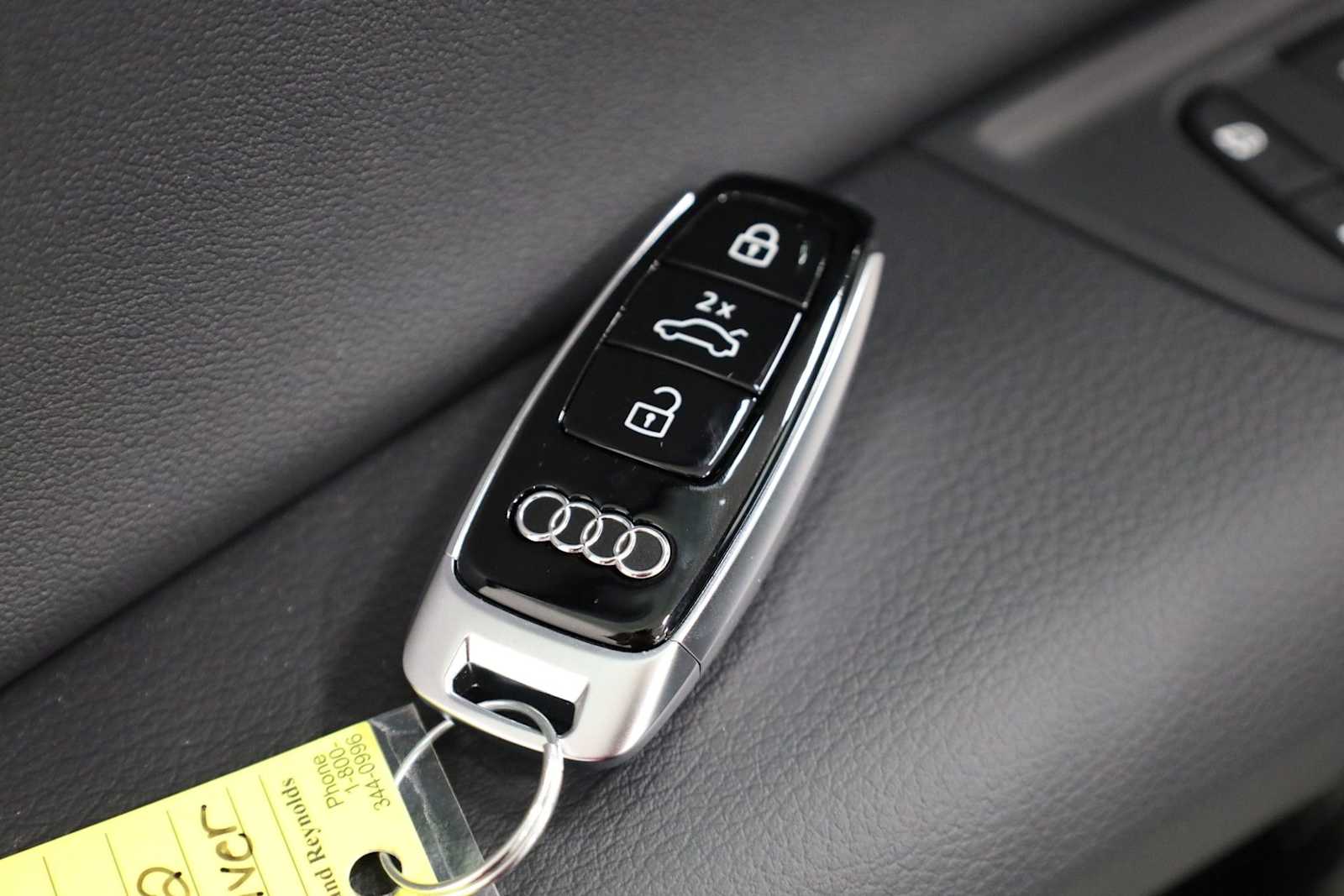 Thumbnail: 2025 Audi Q8 - 39