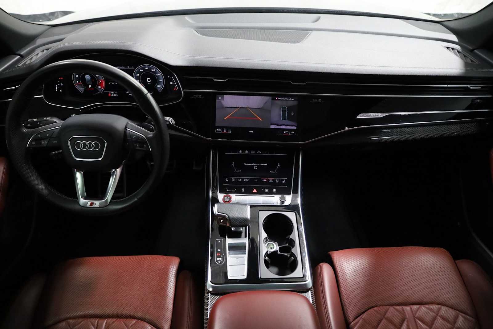 Thumbnail: 2023 Audi SQ8 - 24