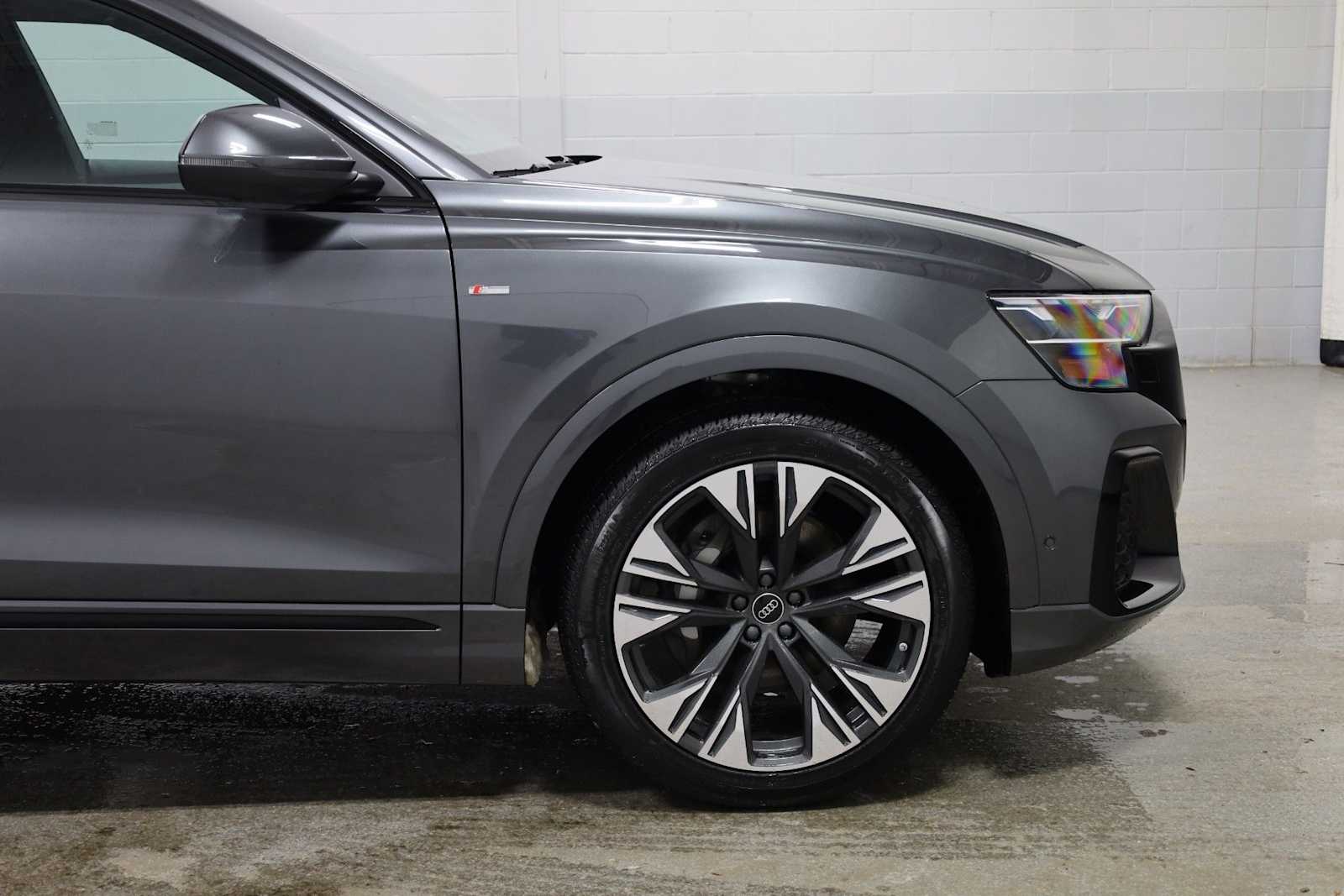 Thumbnail: 2026 Audi Q8 - 11