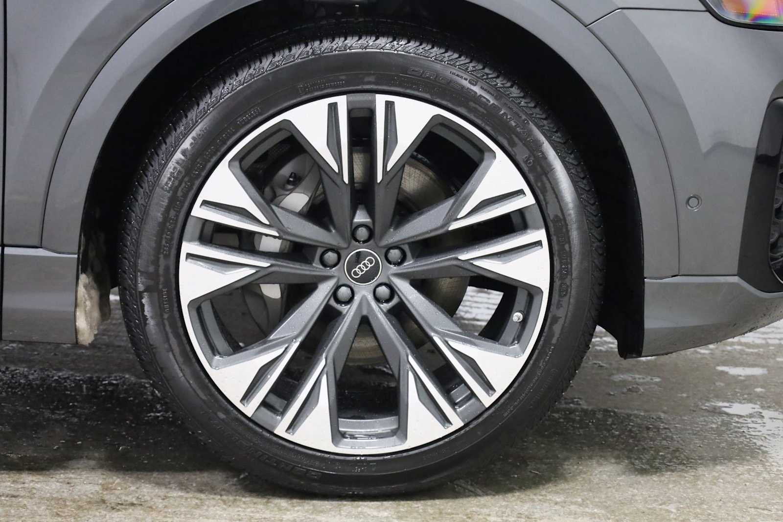 Thumbnail: 2026 Audi Q8 - 12