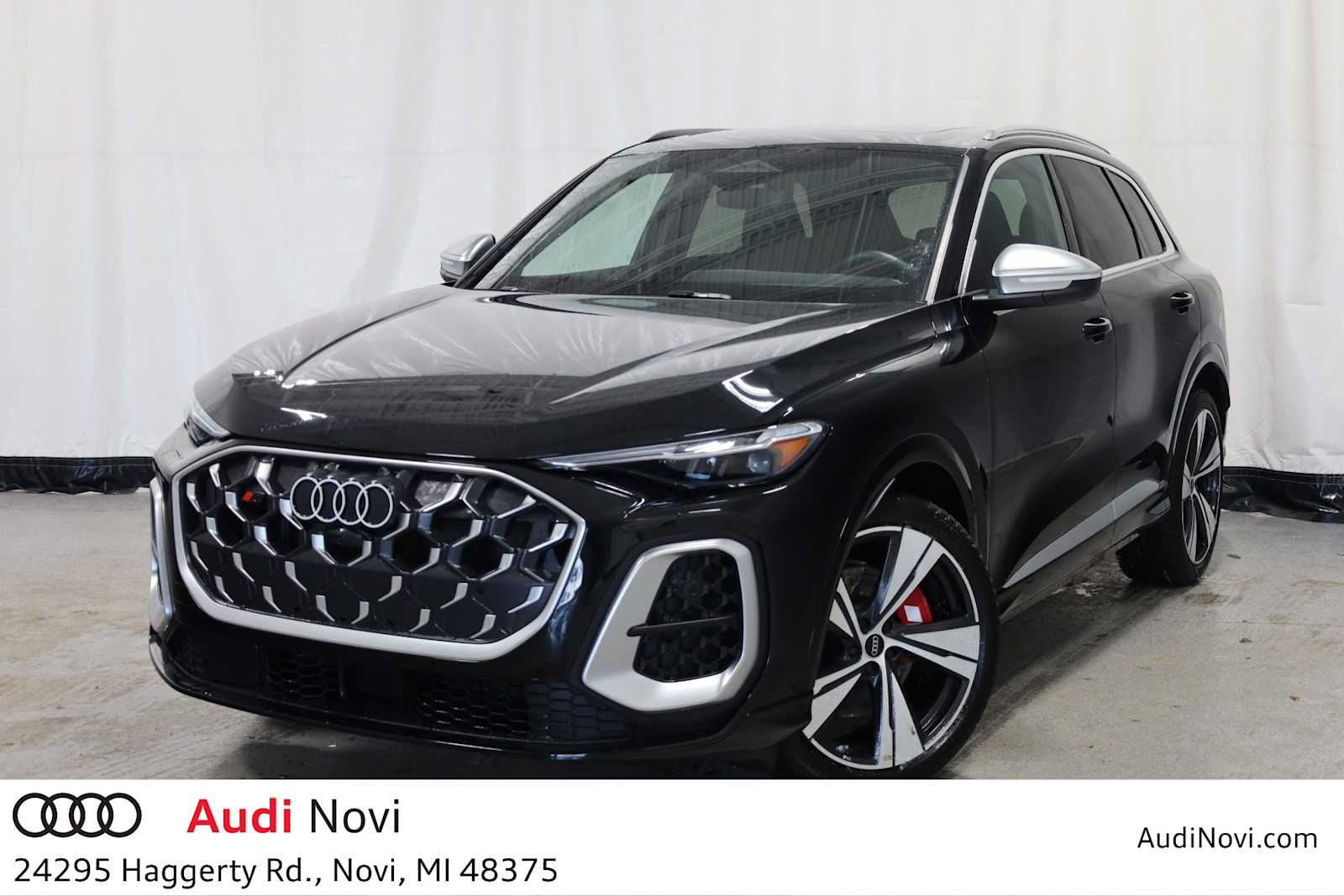 Thumbnail: 2025 Audi SQ5 - 1