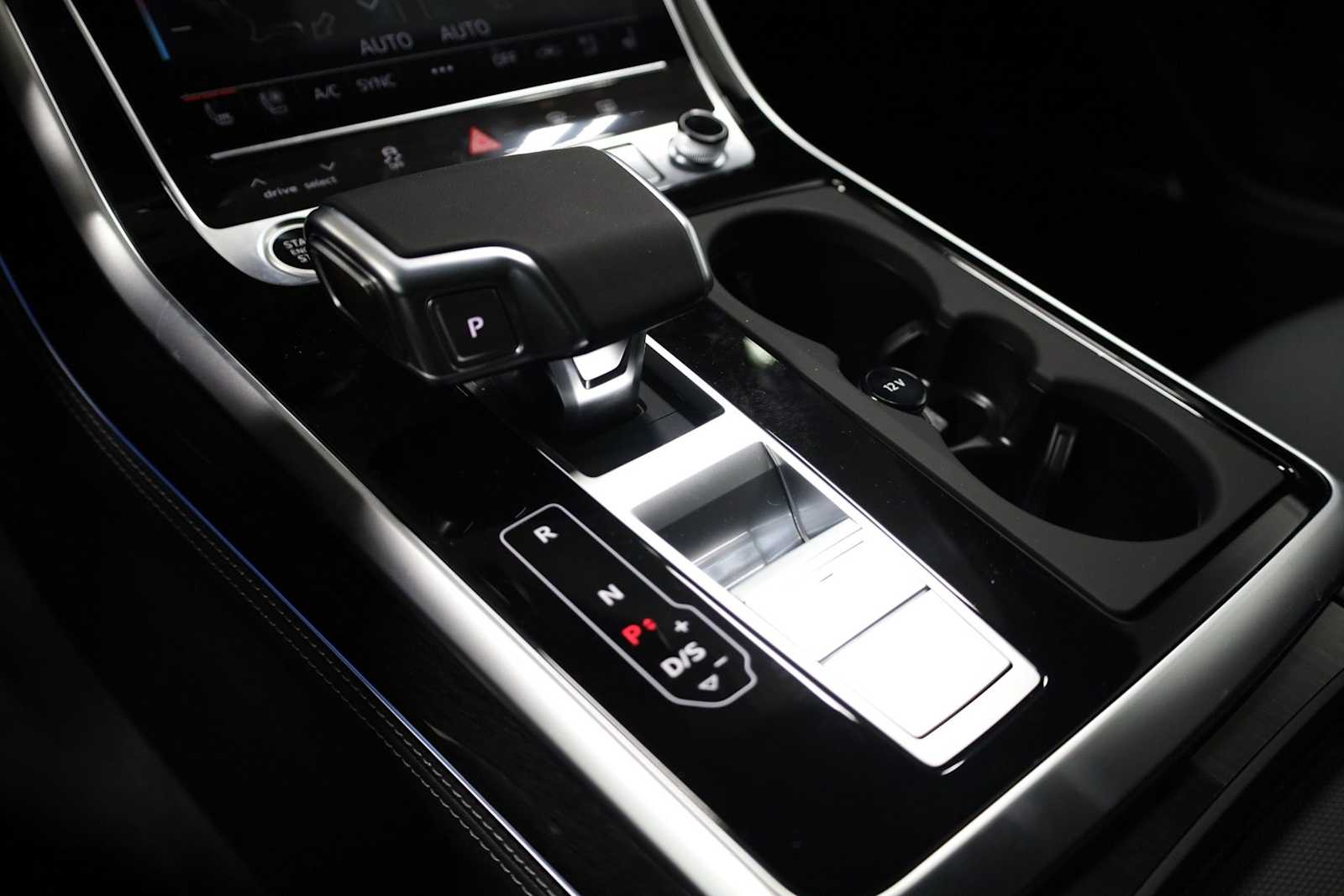 Thumbnail: 2026 Audi Q8 - 27