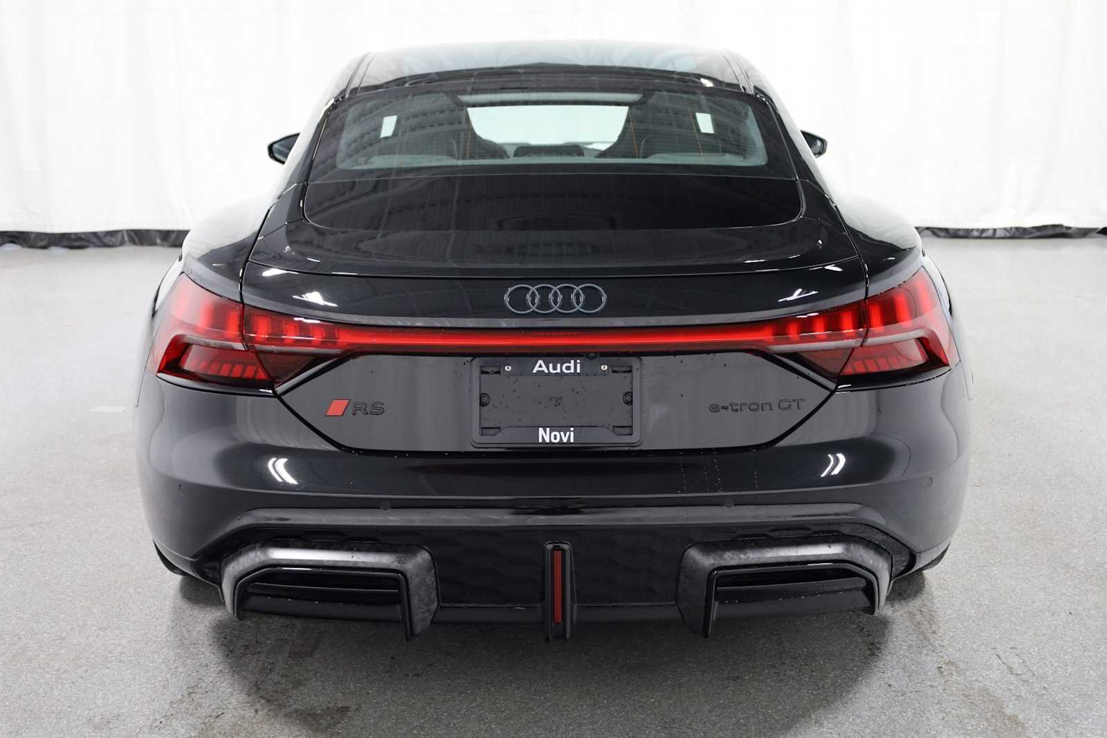 Thumbnail: 2025 Audi RS e-tron GT - 7