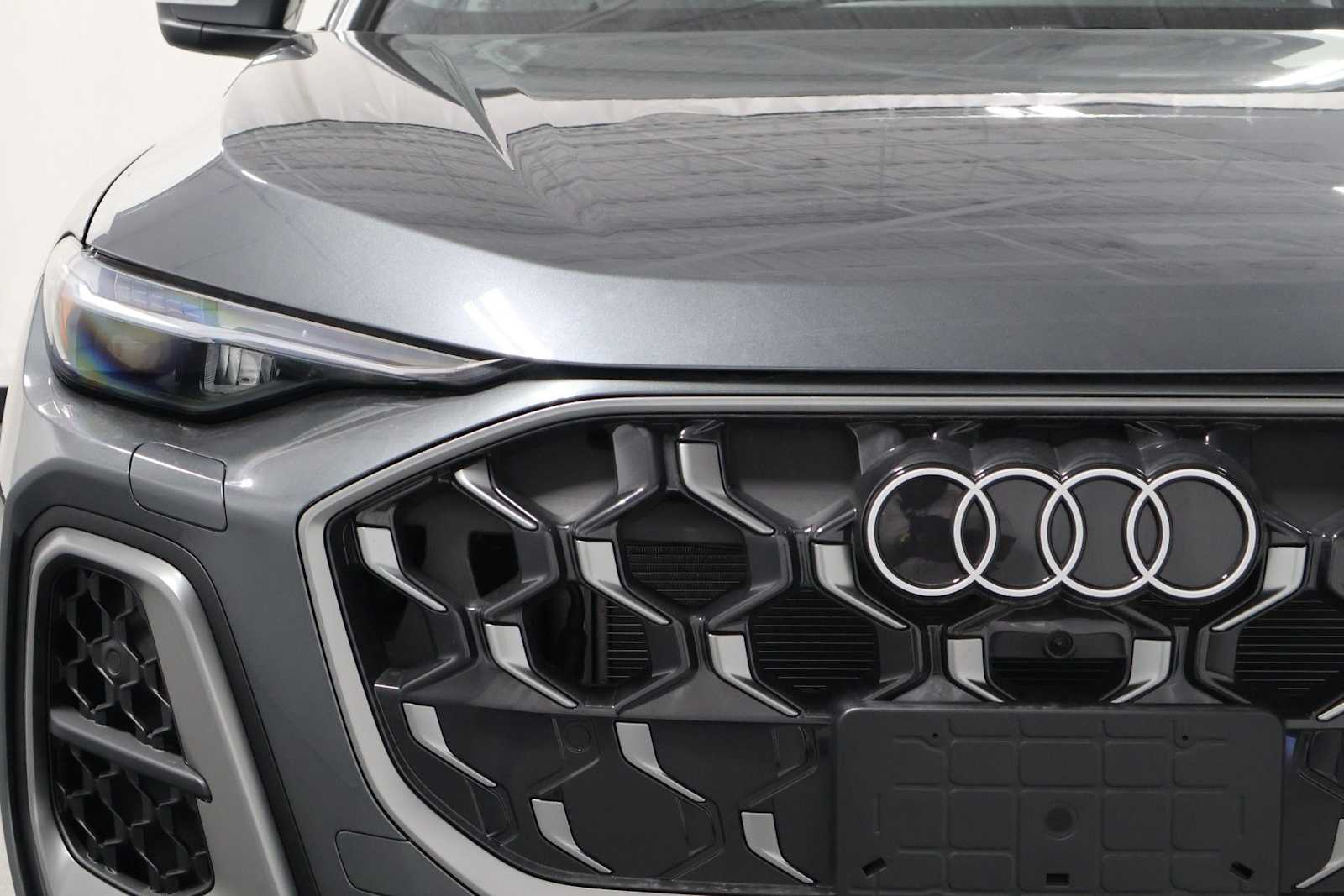Thumbnail: 2026 Audi Q5 - 15