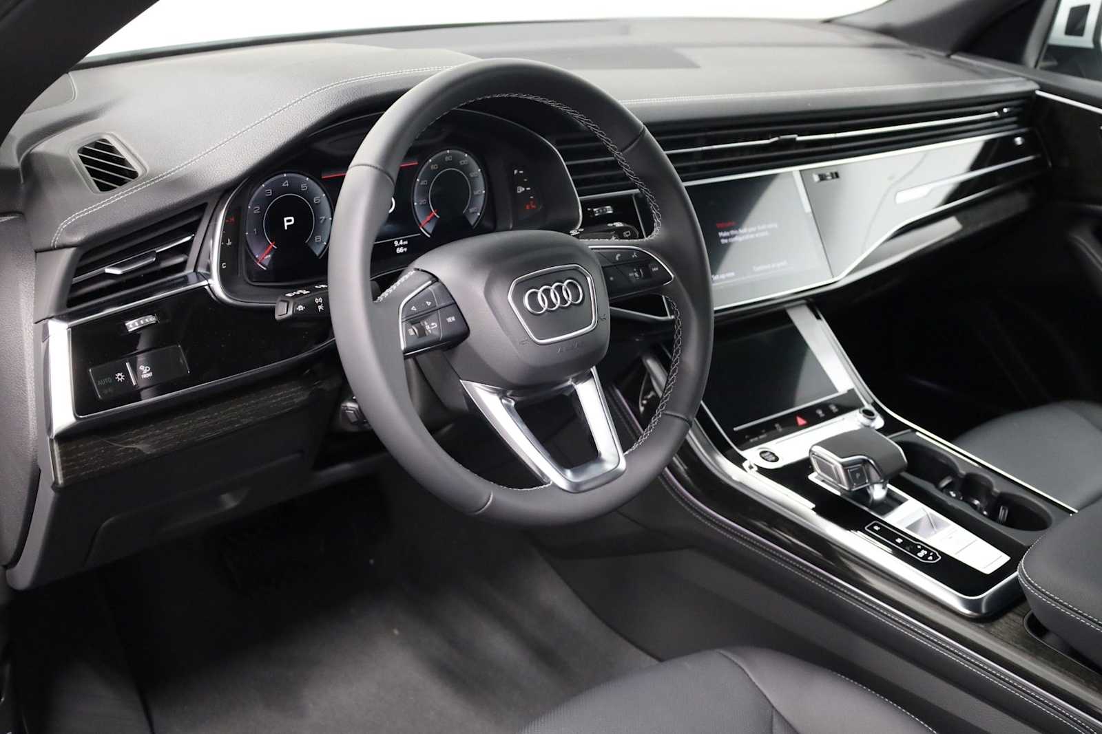 Thumbnail: 2026 Audi Q8 - 4