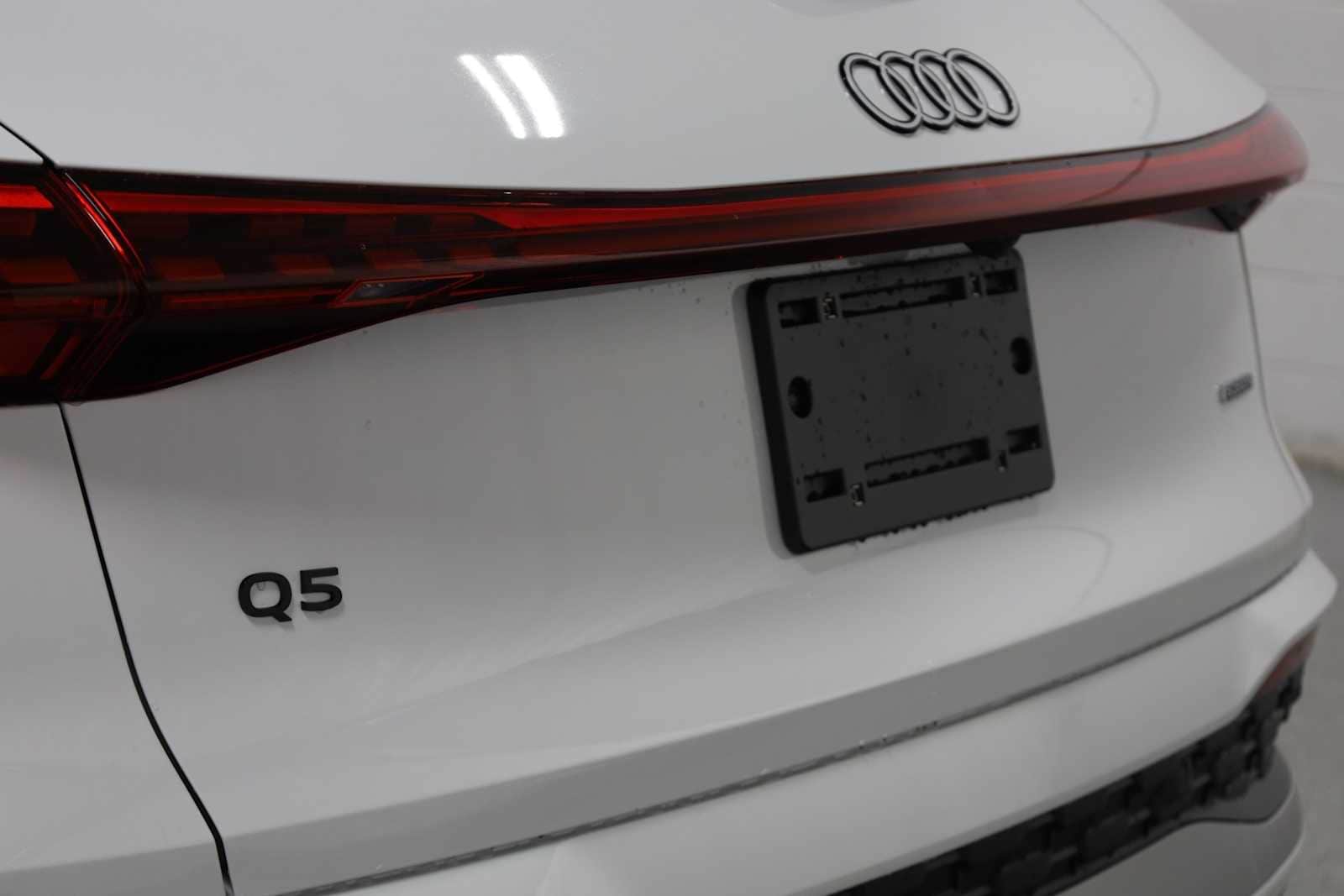 Thumbnail: 2025 Audi Q5 - 8
