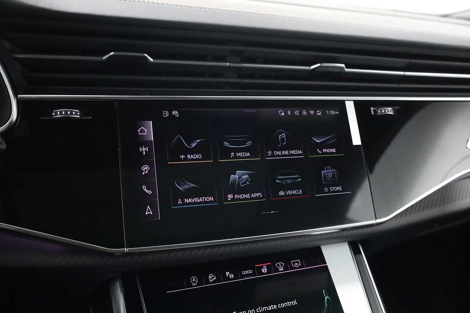 Thumbnail: 2026 Audi RS Q8 - 30