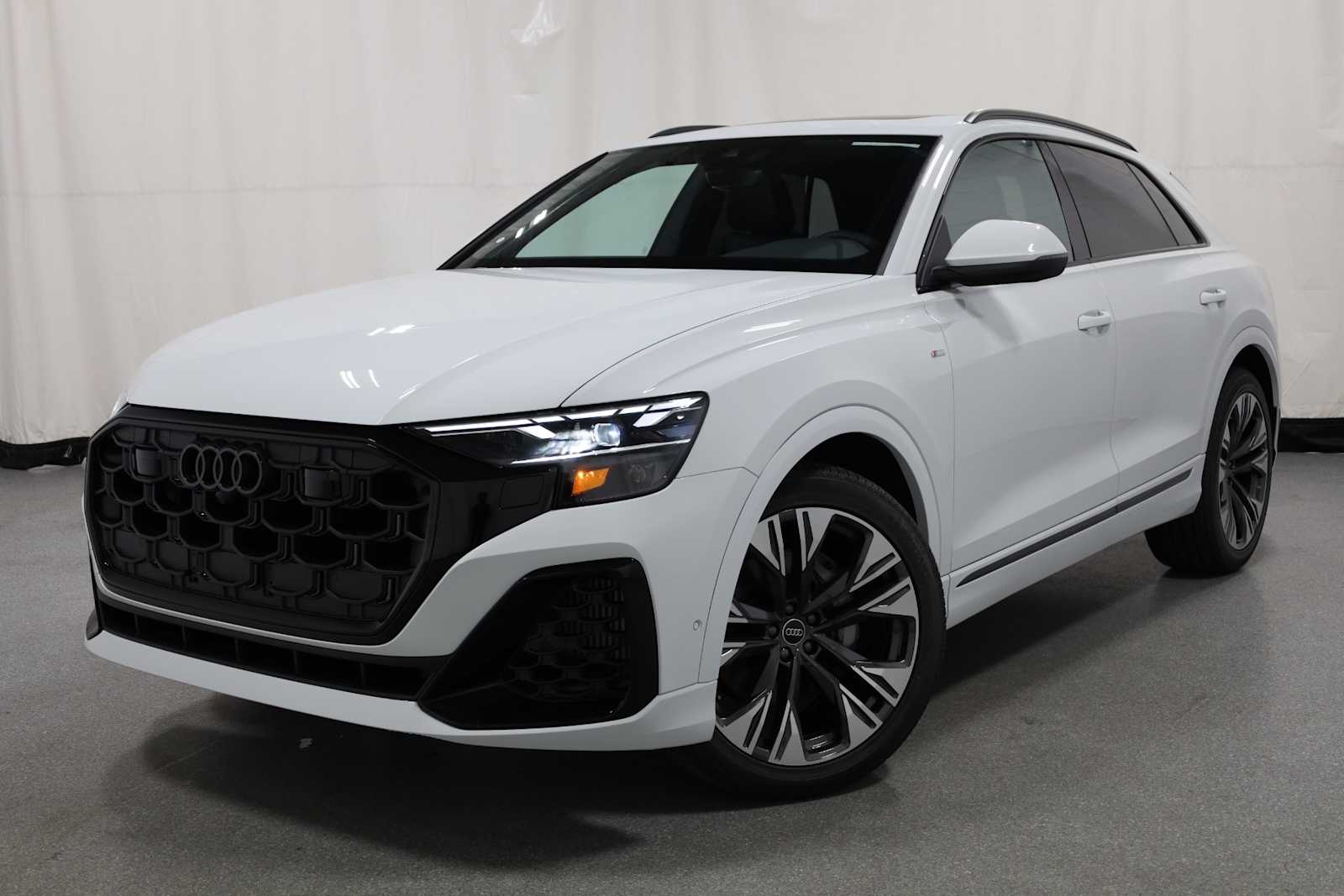 Thumbnail: 2026 Audi Q8 - 9