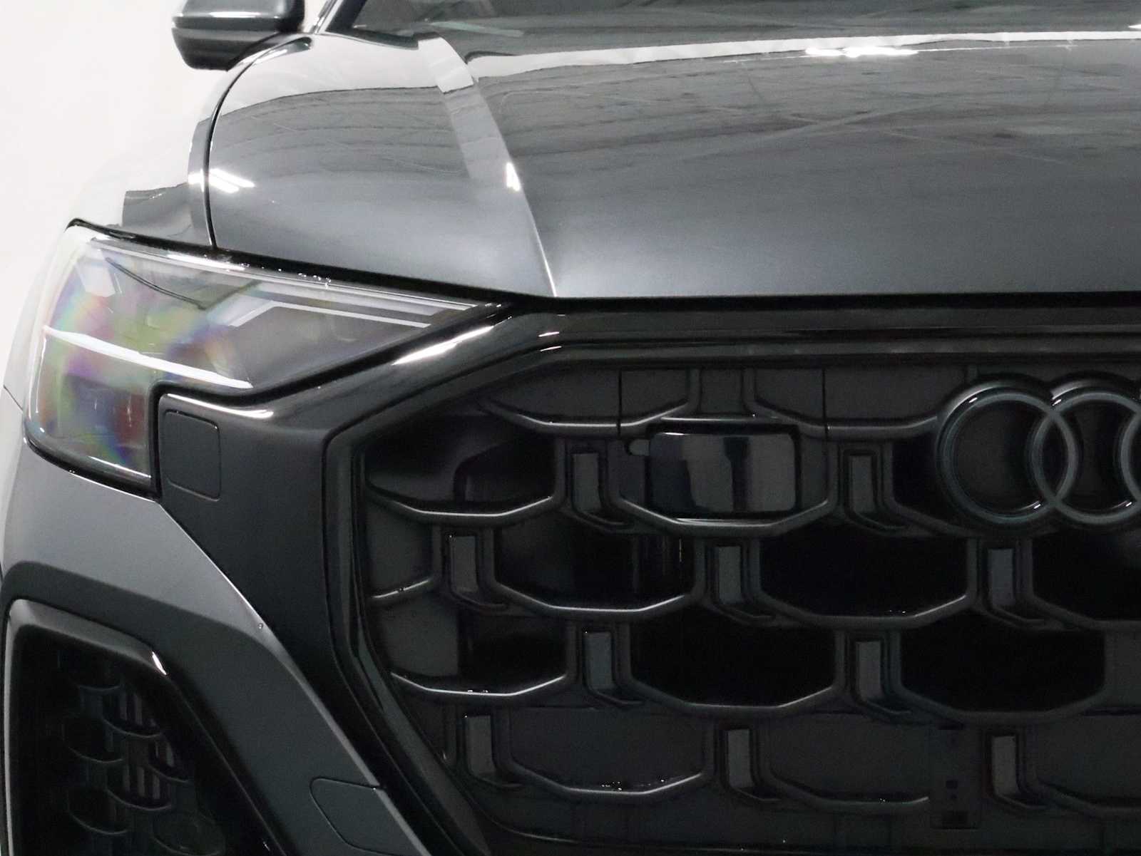 Thumbnail: 2026 Audi Q8 - 15