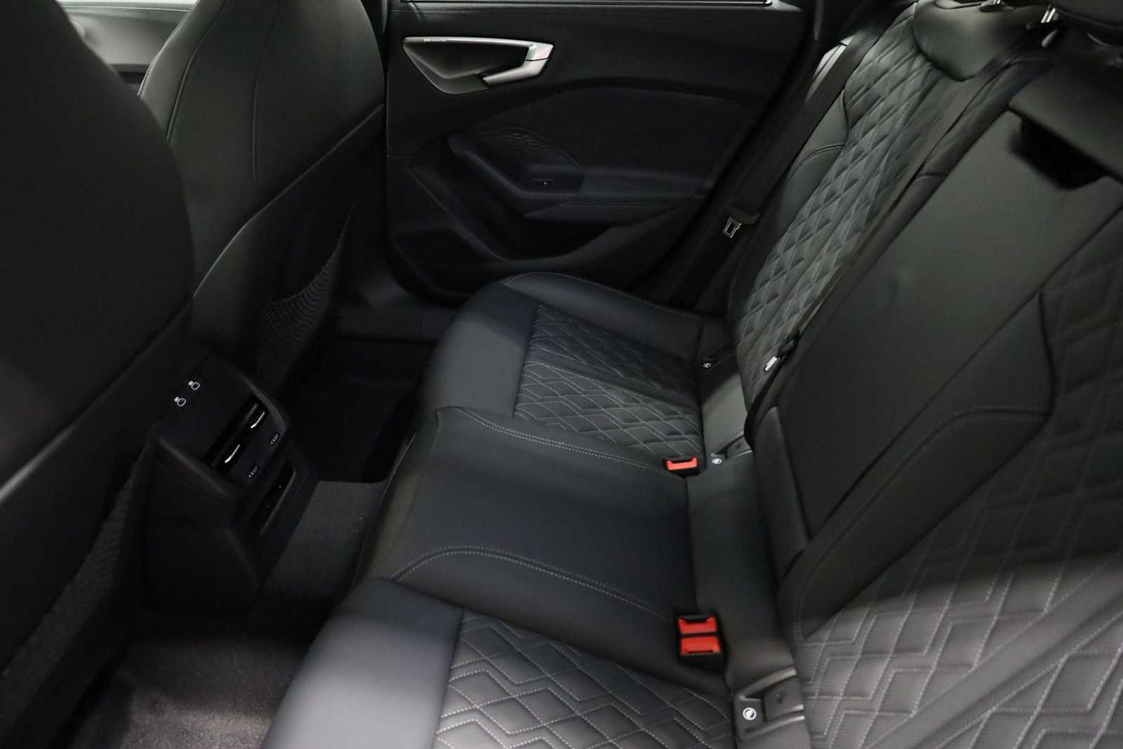 Thumbnail: 2025 Audi S5 - 32