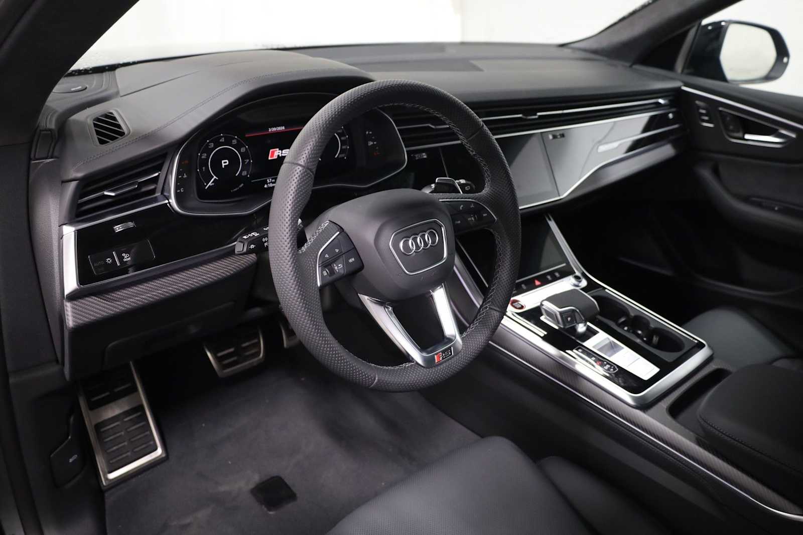 Thumbnail: 2026 Audi RS Q8 - 4